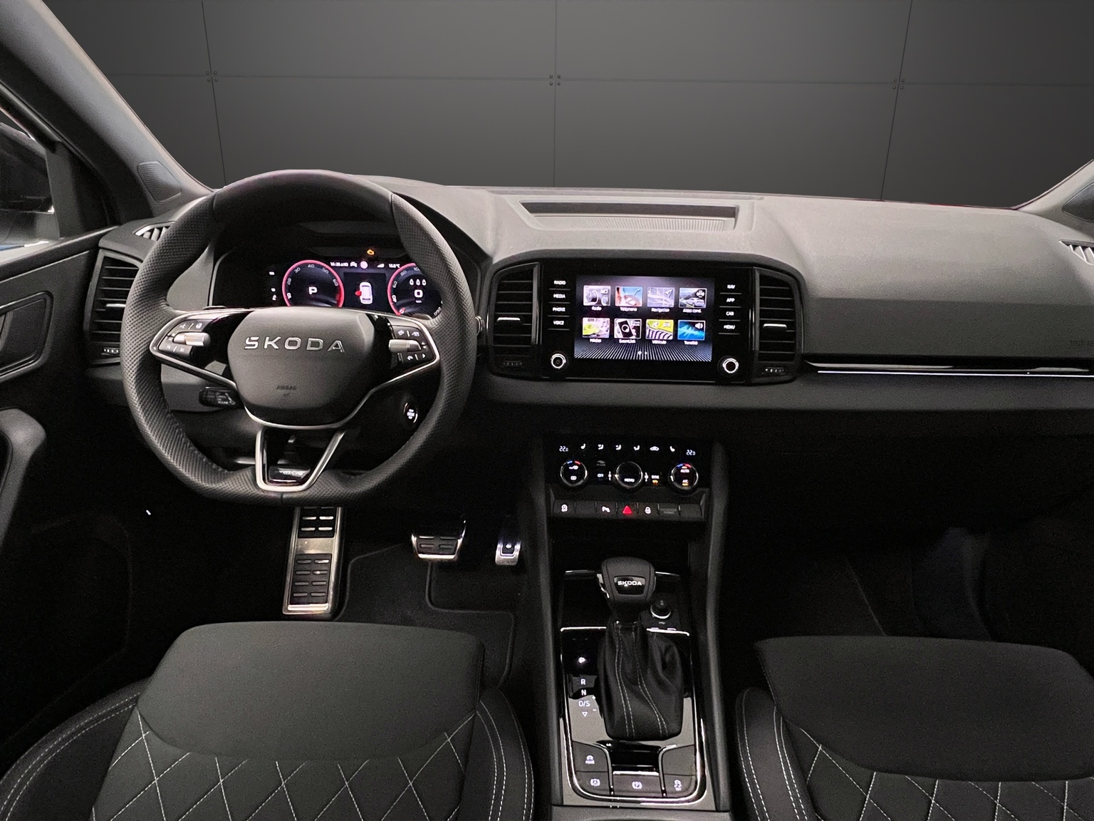 SKODA Karoq 1.5 TSI SportLine DSG-image-9