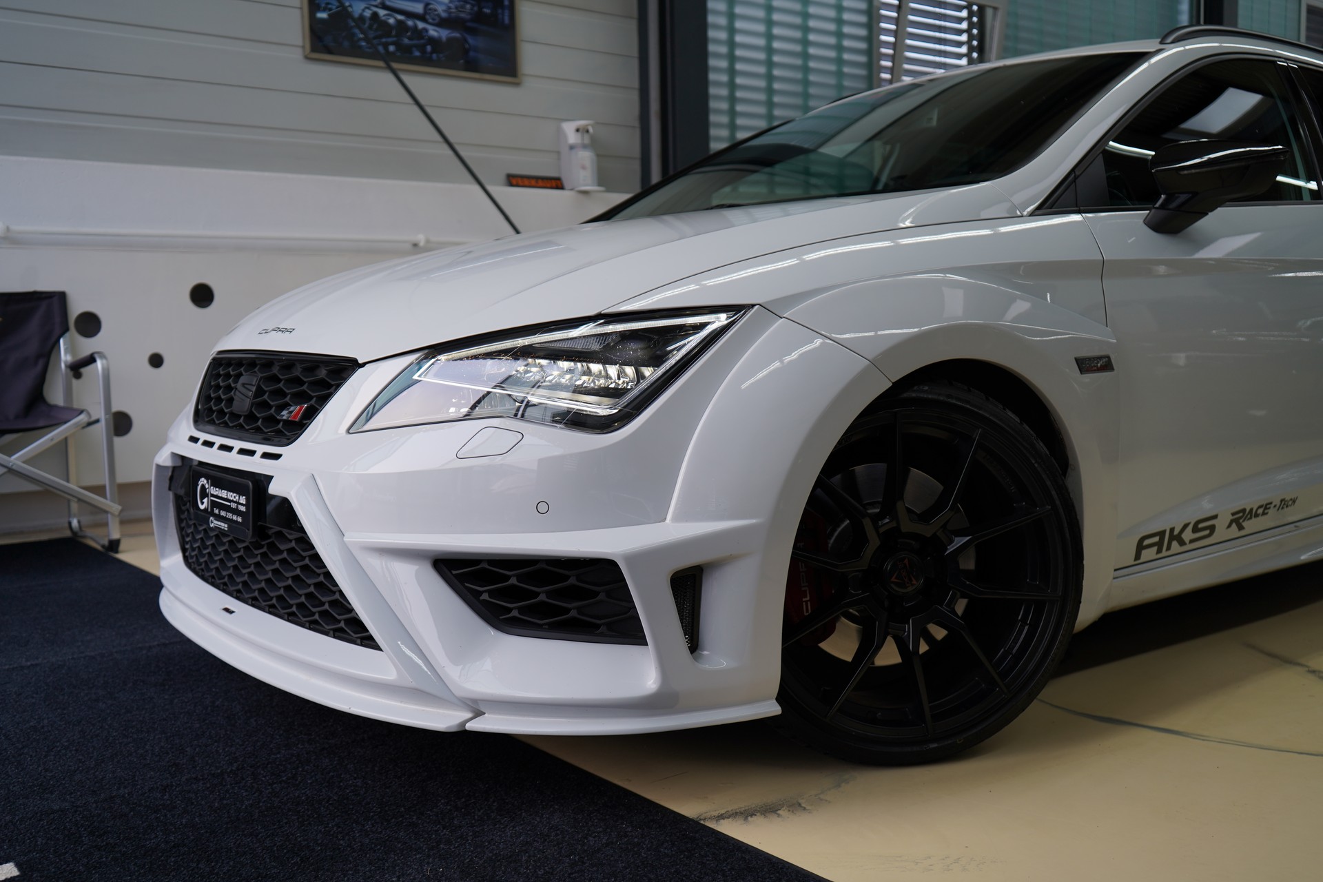 SEAT Leon ST 2.0 TSI Cupra 280 DSG / JE Design- Wide Body* Grail Auspuff*-showroom-element-3