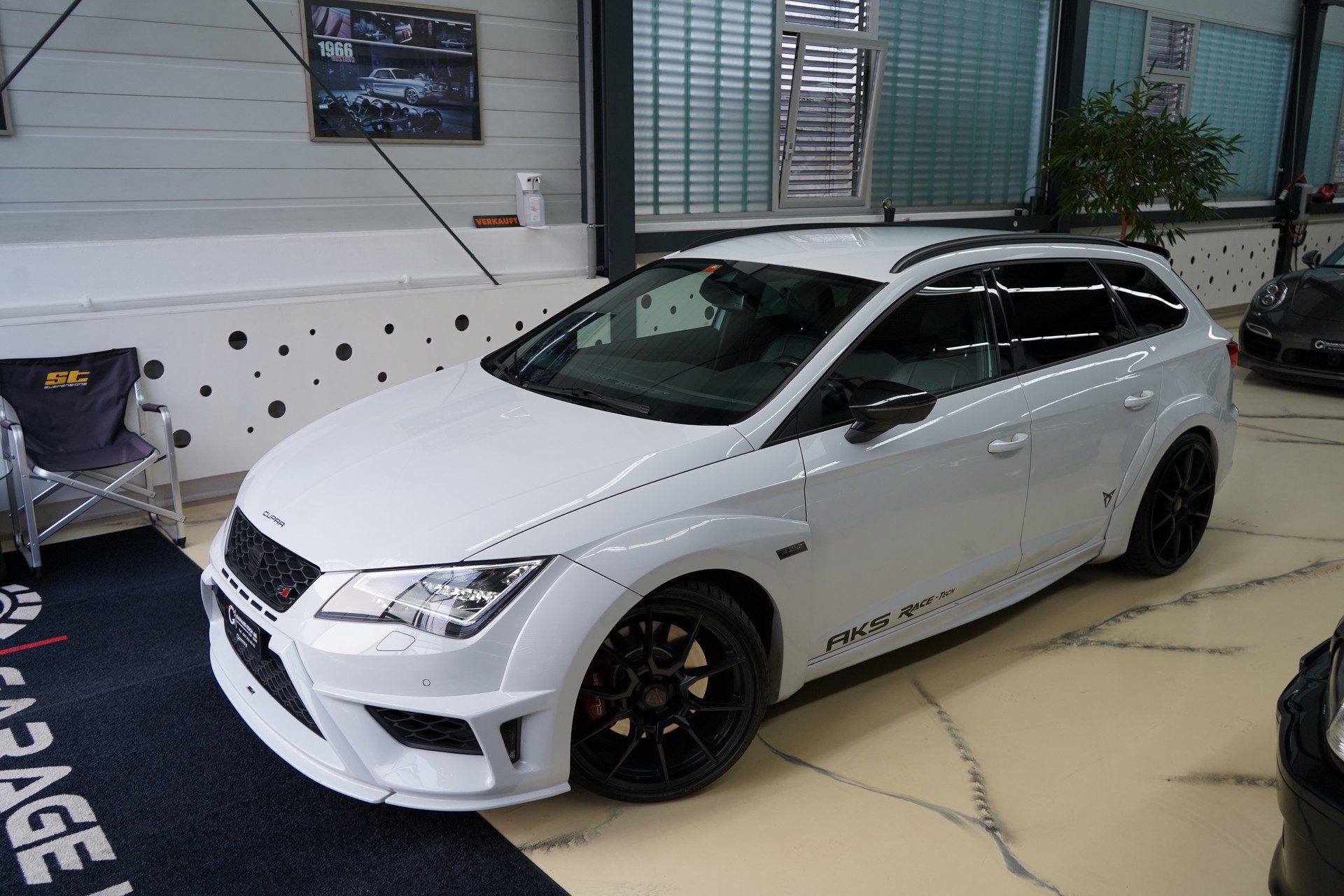 SEAT Leon ST 2.0 TSI Cupra 280 DSG / JE Design- Wide Body* Grail Auspuff*-showroom-element-2
