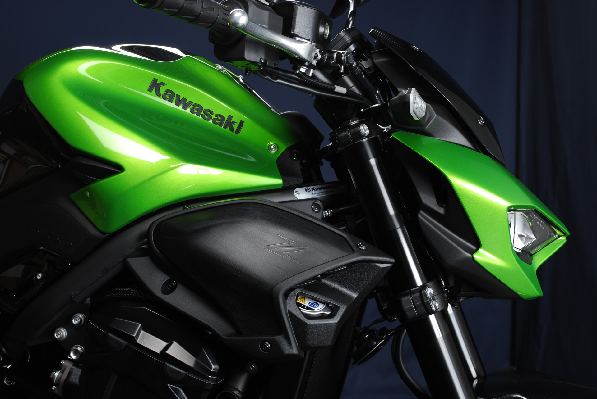 KAWASAKI Z 900 (70kW) MY26-showroom-element-3