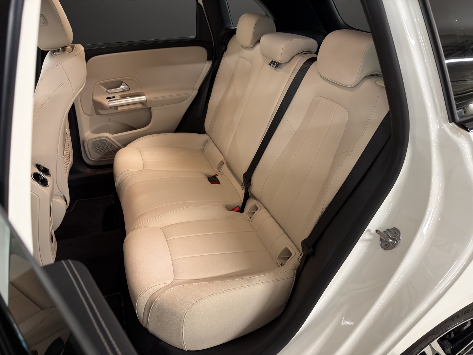 MERCEDES-BENZ B 200 Night Star-image-14