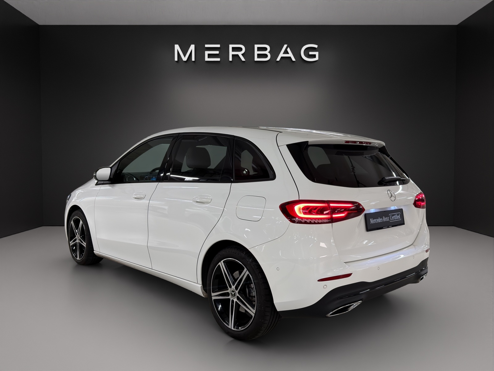 MERCEDES-BENZ B 200 Night Star-image-4