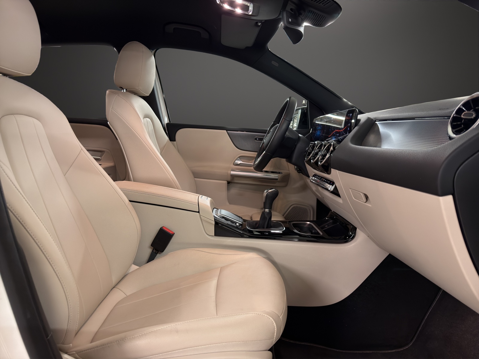 MERCEDES-BENZ B 200 Night Star-image-13