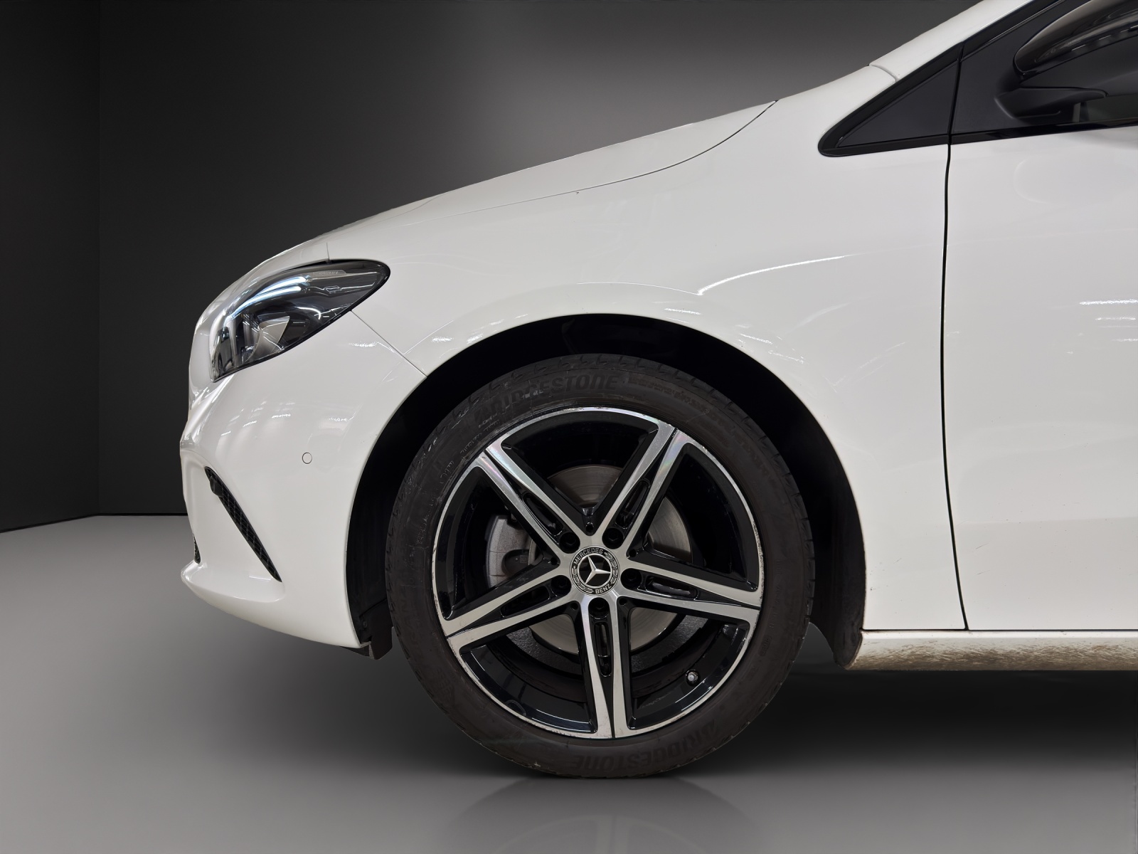 MERCEDES-BENZ B 200 Night Star-image-16
