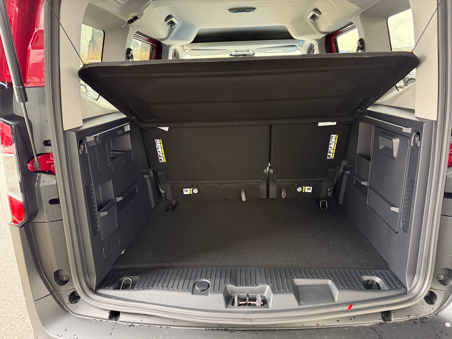 FORD Tourneo Courier 1.0 EcoBoost Titanium Automat-image-9