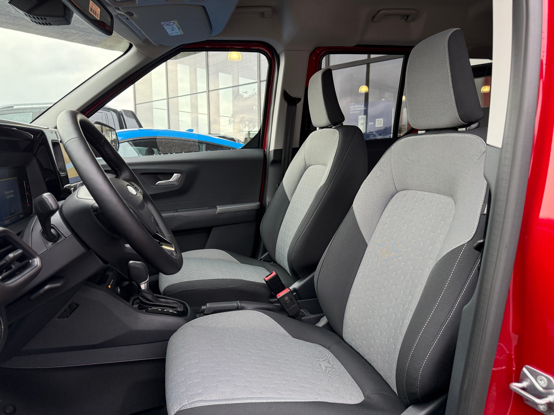 FORD Tourneo Courier 1.0 EcoBoost Titanium Automat-image-7