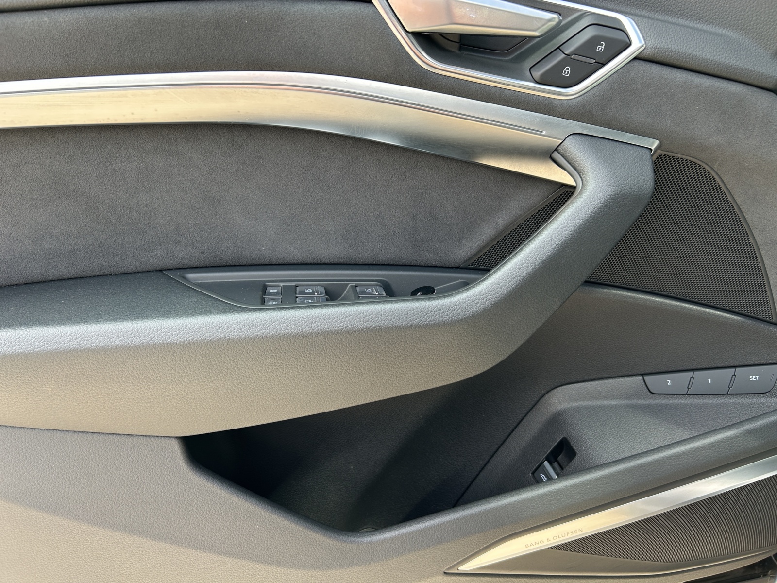 AUDI e-tron 55 Sportback S Line quattro-image-18