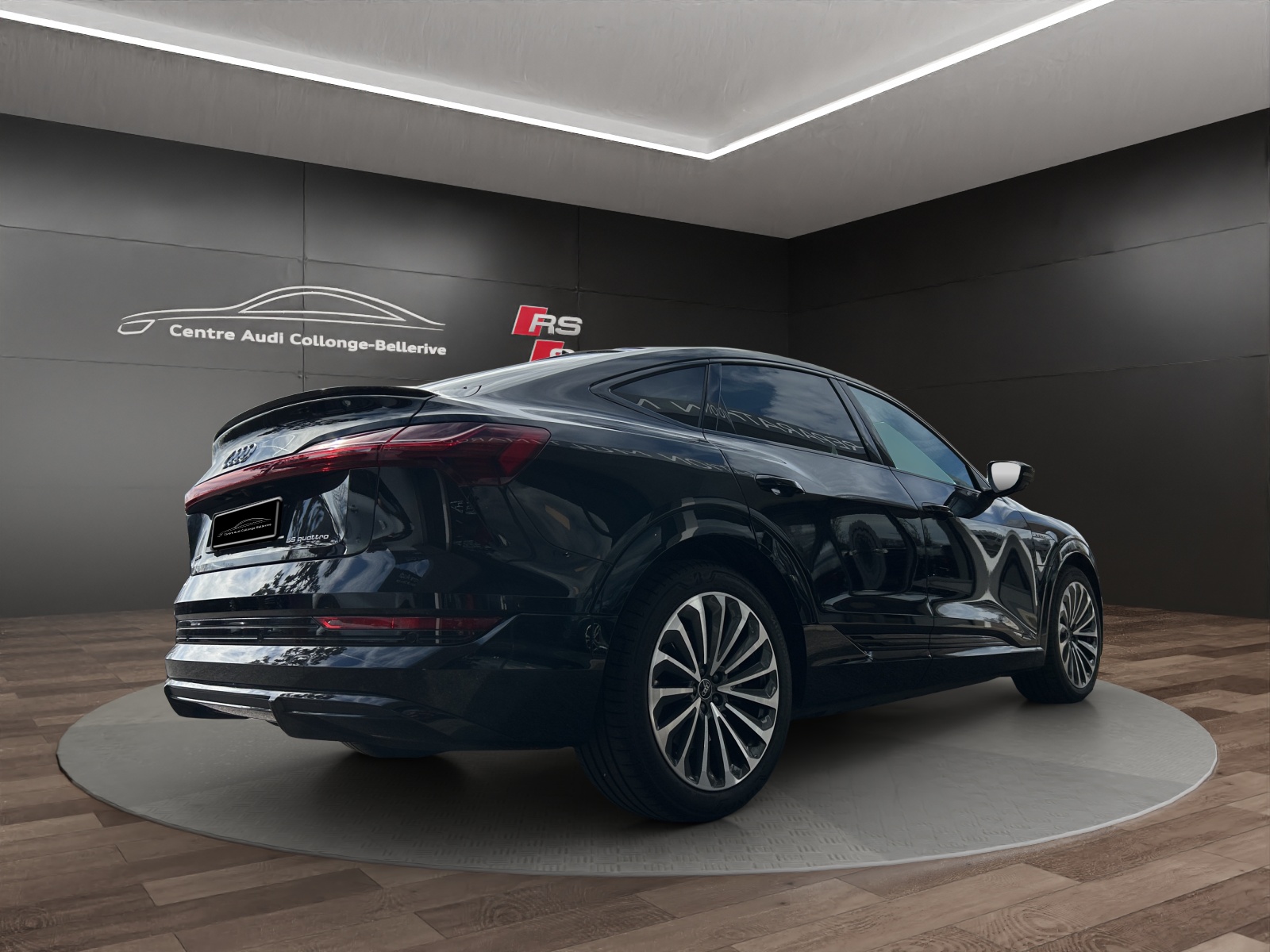 AUDI e-tron 55 Sportback S Line quattro-image-5