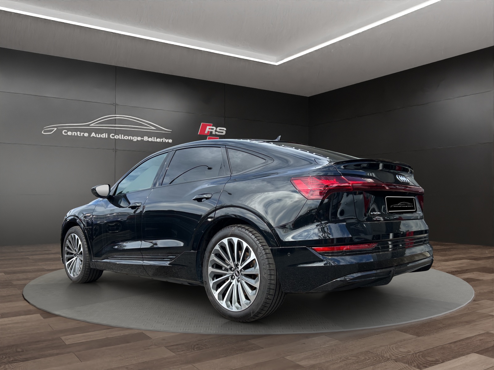 AUDI e-tron 55 Sportback S Line quattro-image-3
