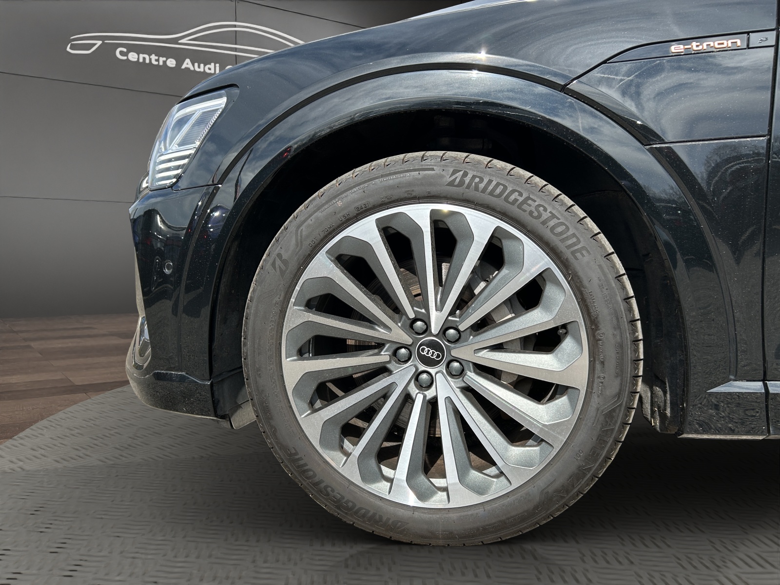AUDI e-tron 55 Sportback S Line quattro-image-21