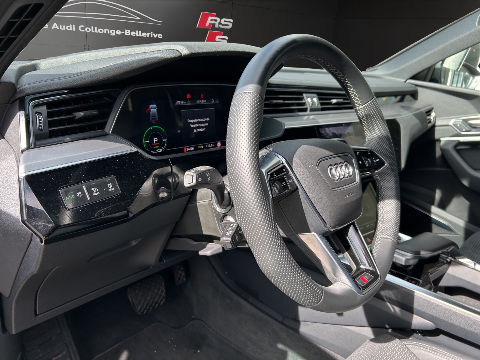 AUDI e-tron 55 Sportback S Line quattro-image-19