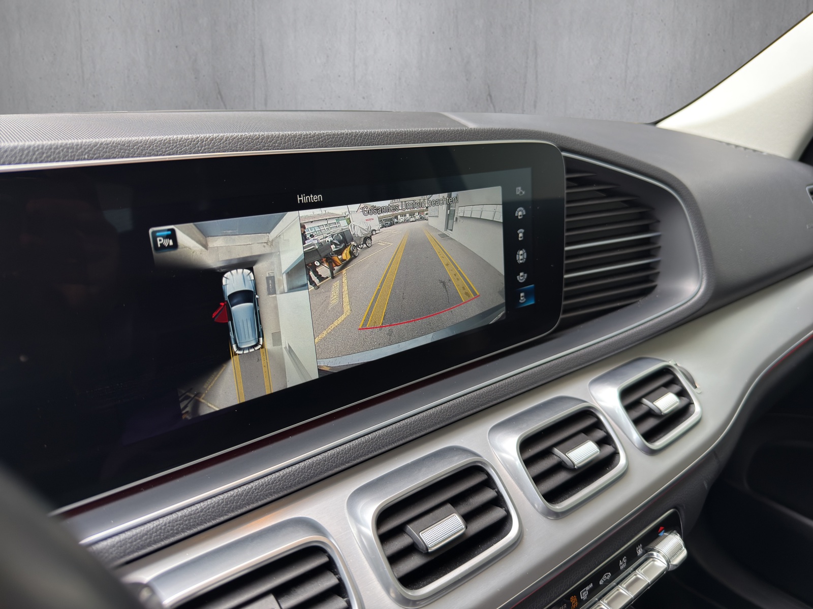 MERCEDES-BENZ GLE 450 4Matic AMG Line 9G-Tronic-image-13
