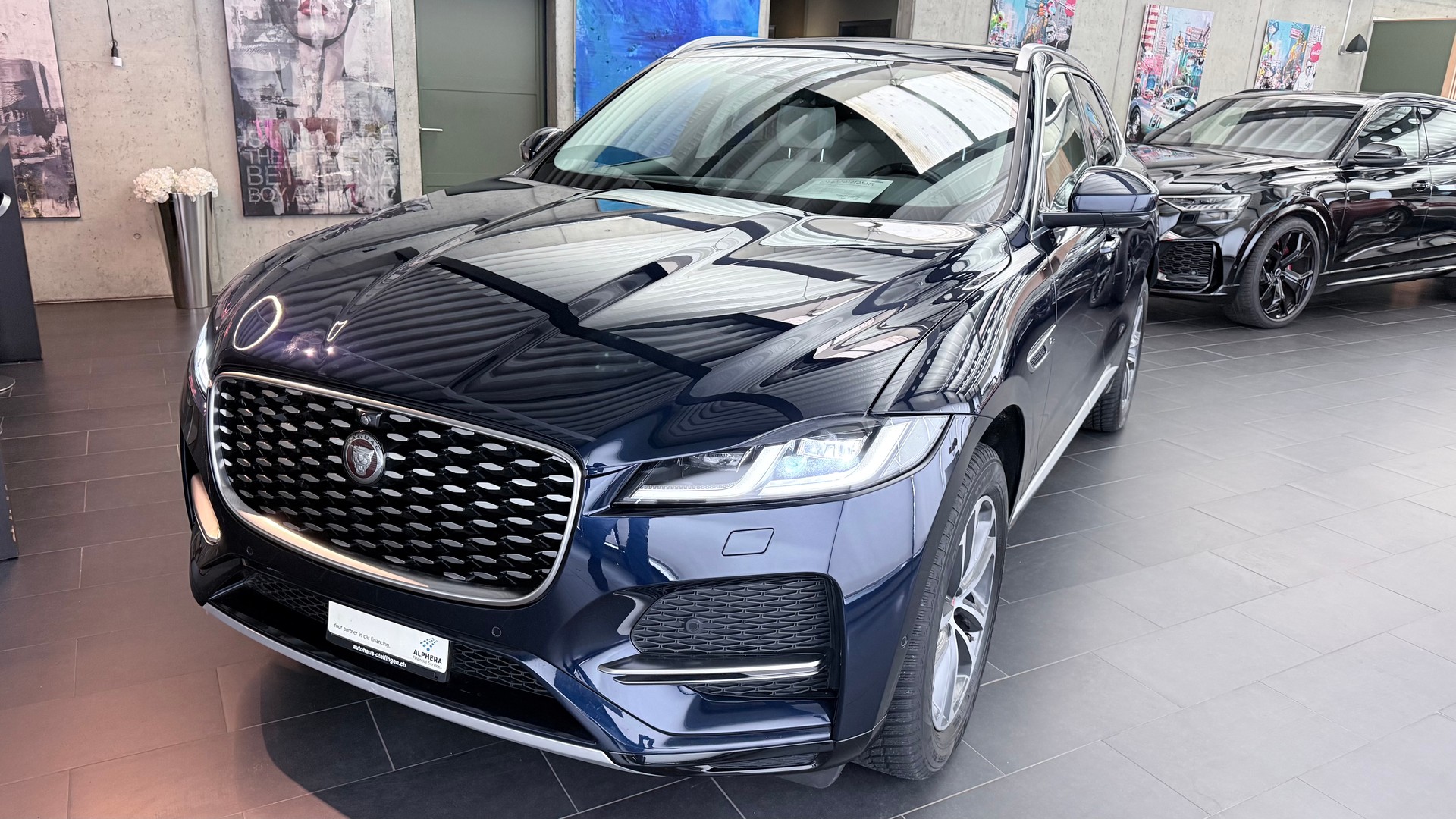 JAGUAR F-Pace 2.0 P400e AWD-image-5