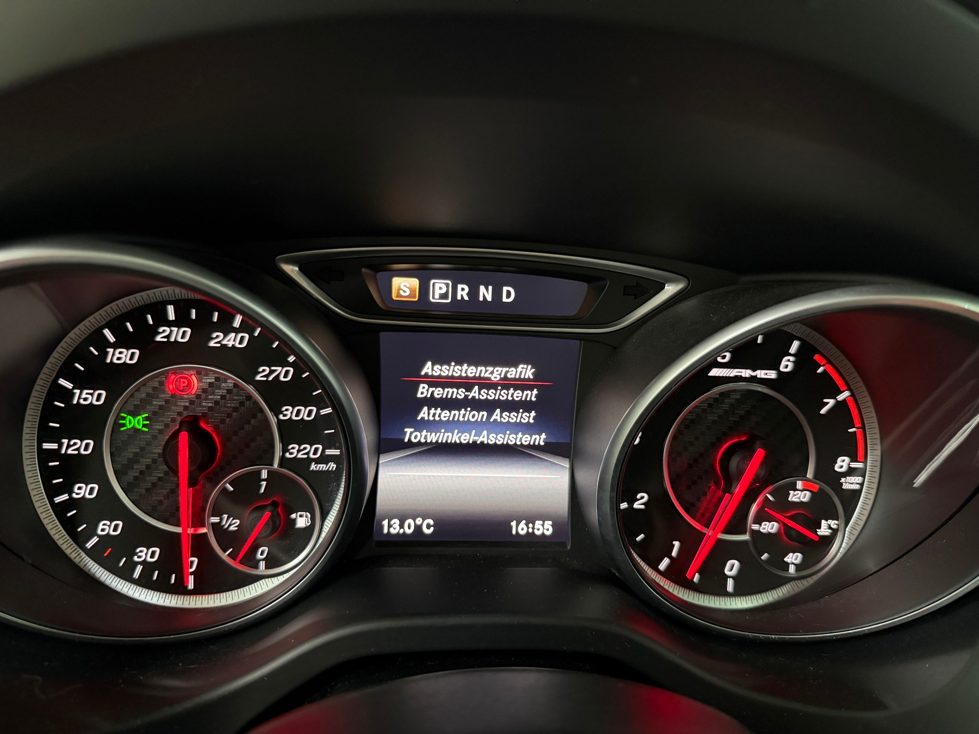 MERCEDES-BENZ CLA 45 AMG 381PS Mountaingray 4Matic Speedshift / RF-Kamera / Glasdach / H&K Sound / Night-Paket /-image-13