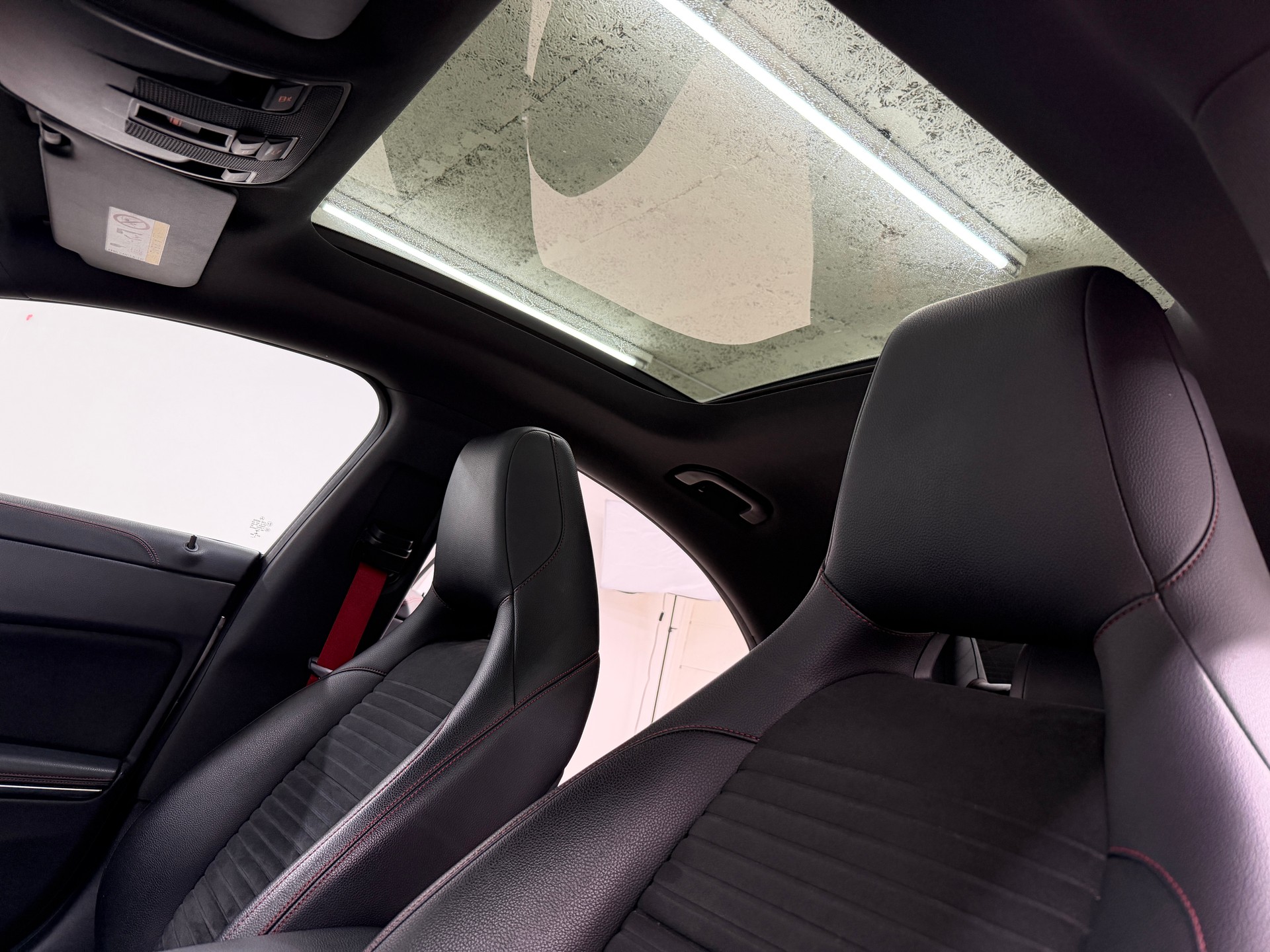 MERCEDES-BENZ CLA 45 AMG 381PS Mountaingray 4Matic Speedshift / RF-Kamera / Glasdach / H&K Sound / Night-Paket /-image-7