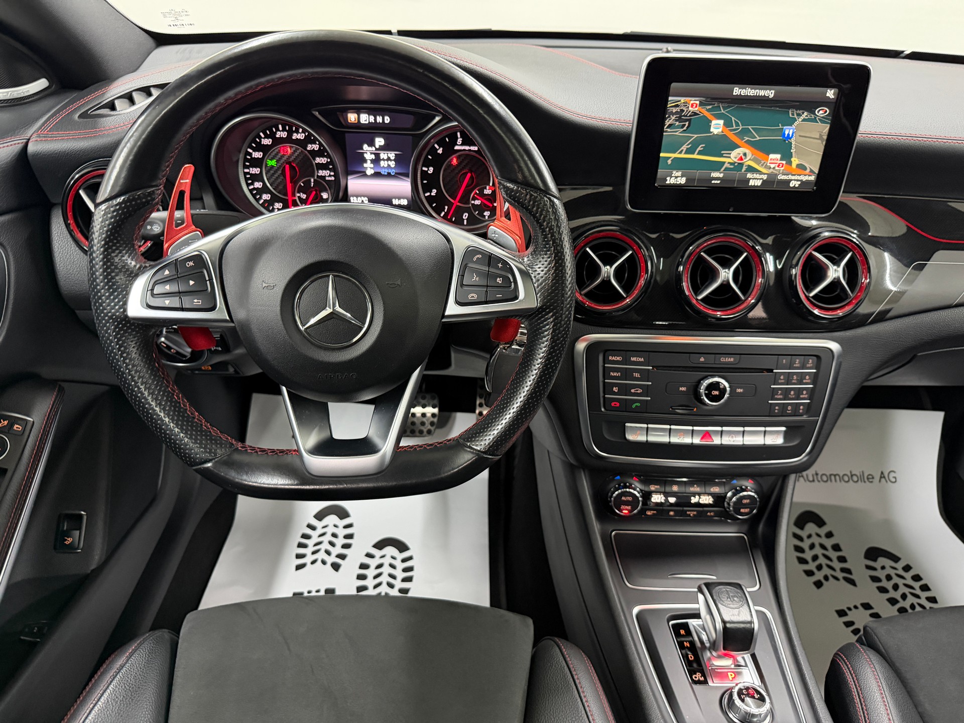 MERCEDES-BENZ CLA 45 AMG 381PS Mountaingray 4Matic Speedshift / RF-Kamera / Glasdach / H&K Sound / Night-Paket /-image-11