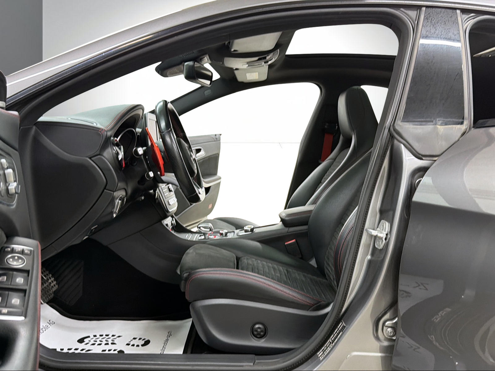 MERCEDES-BENZ CLA 45 AMG 381PS Mountaingray 4Matic Speedshift / RF-Kamera / Glasdach / H&K Sound / Night-Paket /-image-5