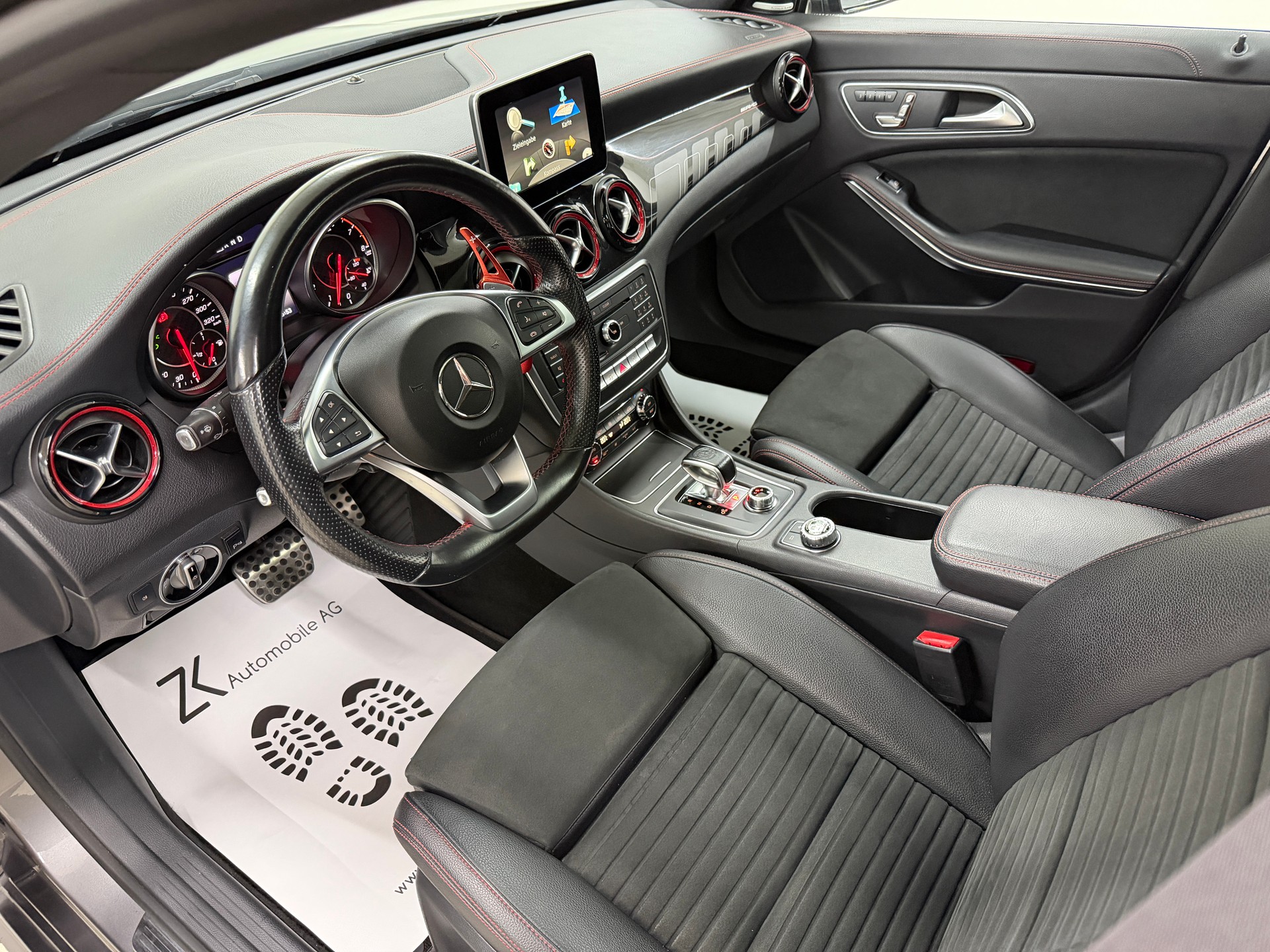 MERCEDES-BENZ CLA 45 AMG 381PS Mountaingray 4Matic Speedshift / RF-Kamera / Glasdach / H&K Sound / Night-Paket /-image-6