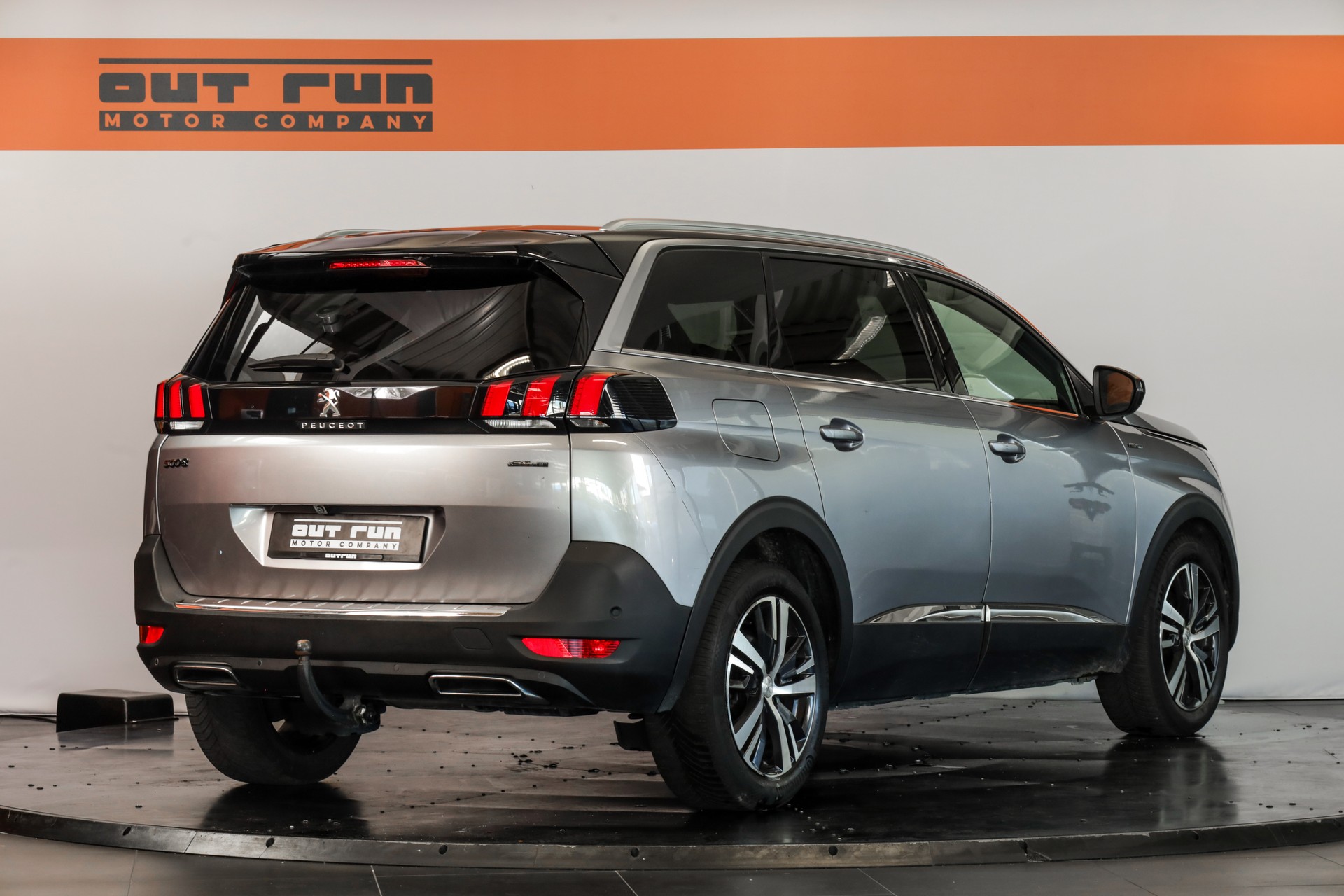 PEUGEOT 5008 2.0 BlueHDi Allure-image-4
