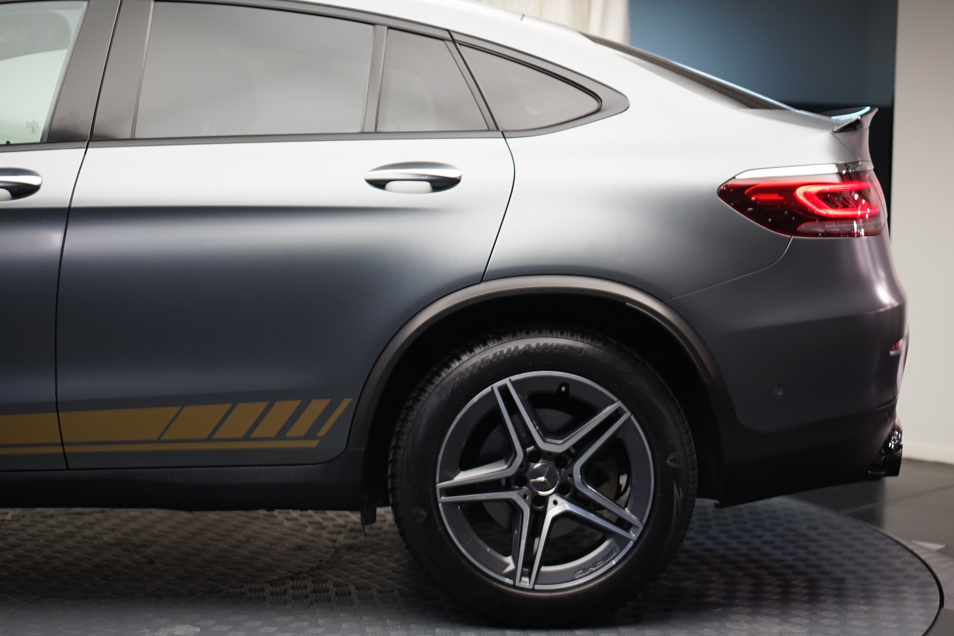 MERCEDES-BENZ GLC Coupé 43 AMG 4Matic 9G-Tronic *CH-Fahrzeug* *Mattlackierung*-image-35