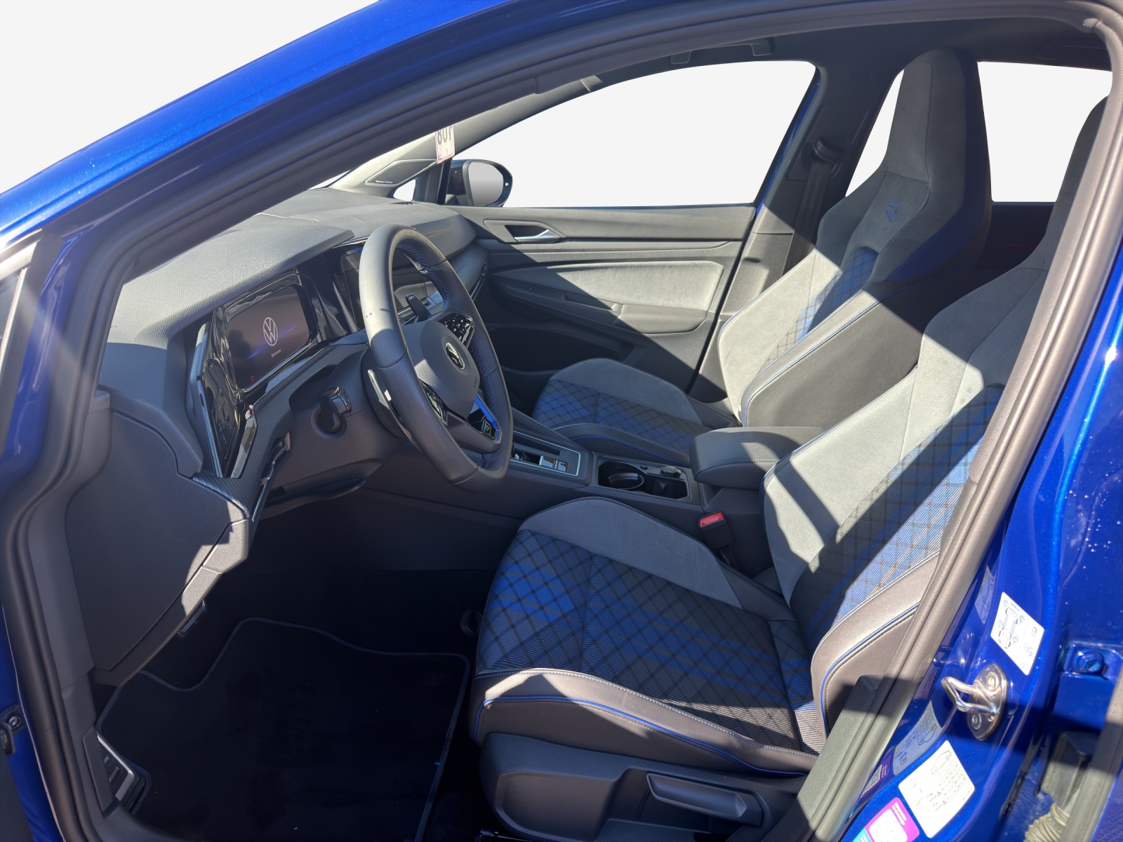 VW Golf 2.0 TSI R DSG 4Motion-image-7