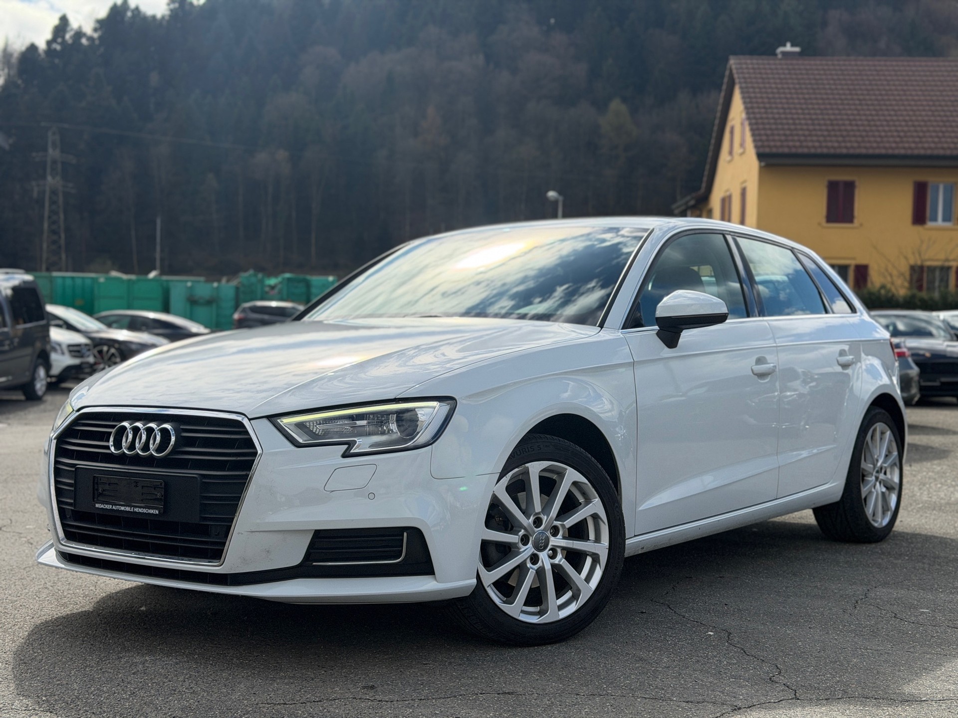 AUDI A3 Sportback 1.6 TDI Ambiente S-tronic-image-0