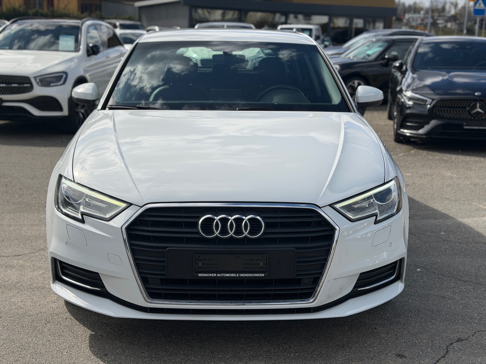 AUDI A3 Sportback 1.6 TDI Ambiente S-tronic-image-1