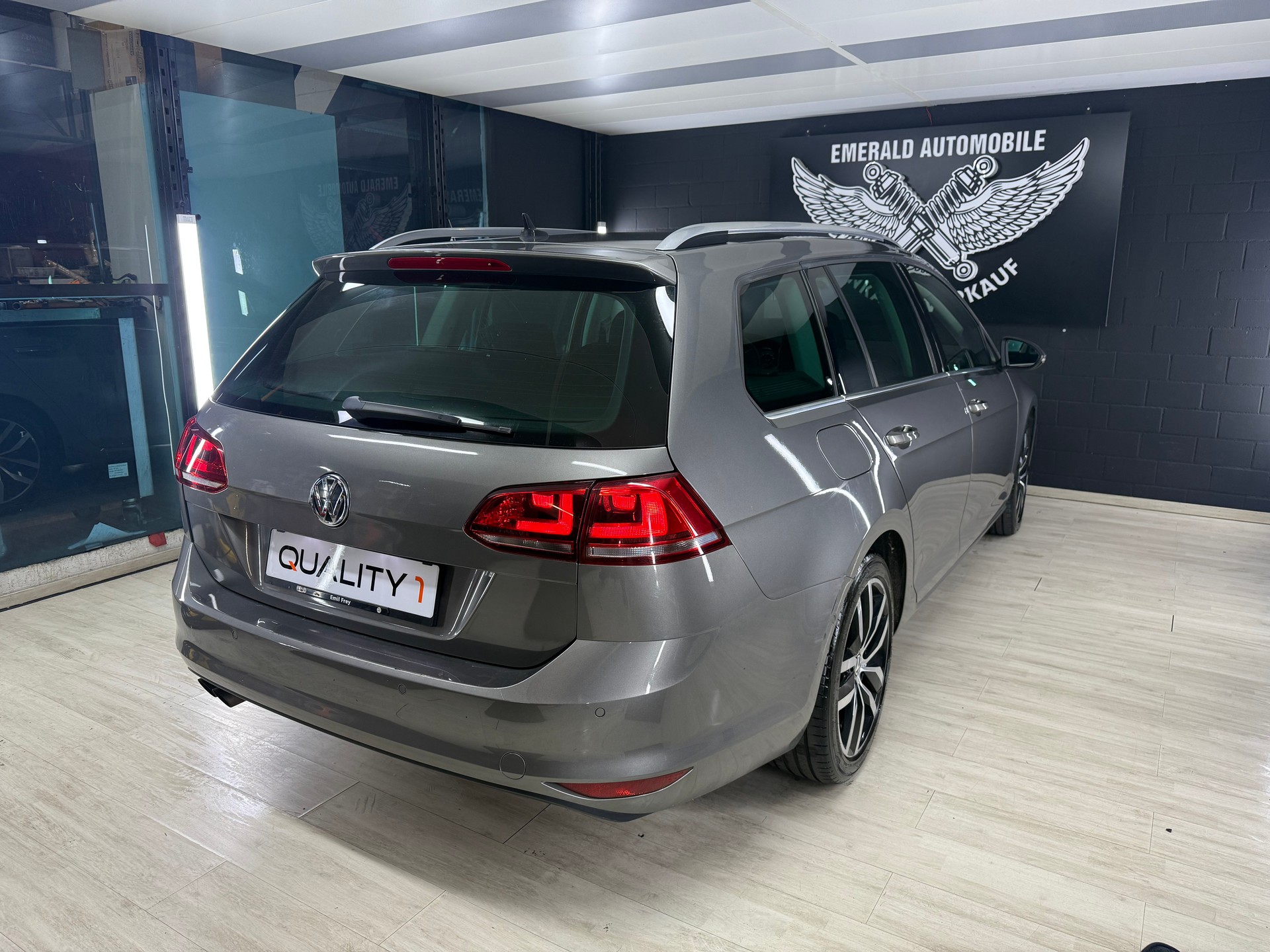 VW Golf Variant 2.0 TDI Comfortline DSG-image-5
