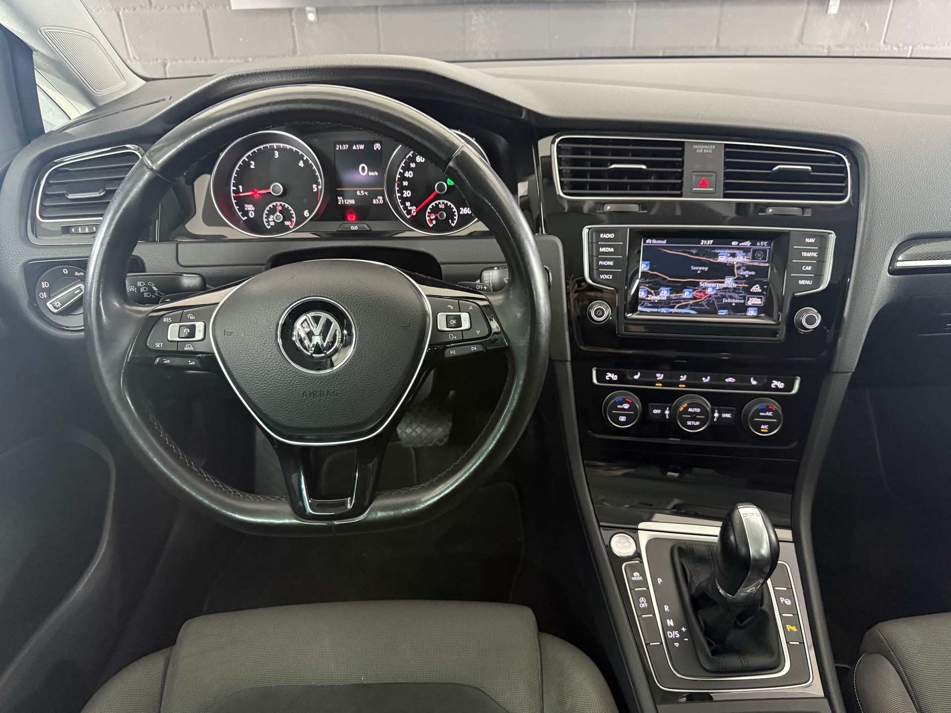 VW Golf Variant 2.0 TDI Comfortline DSG-image-7