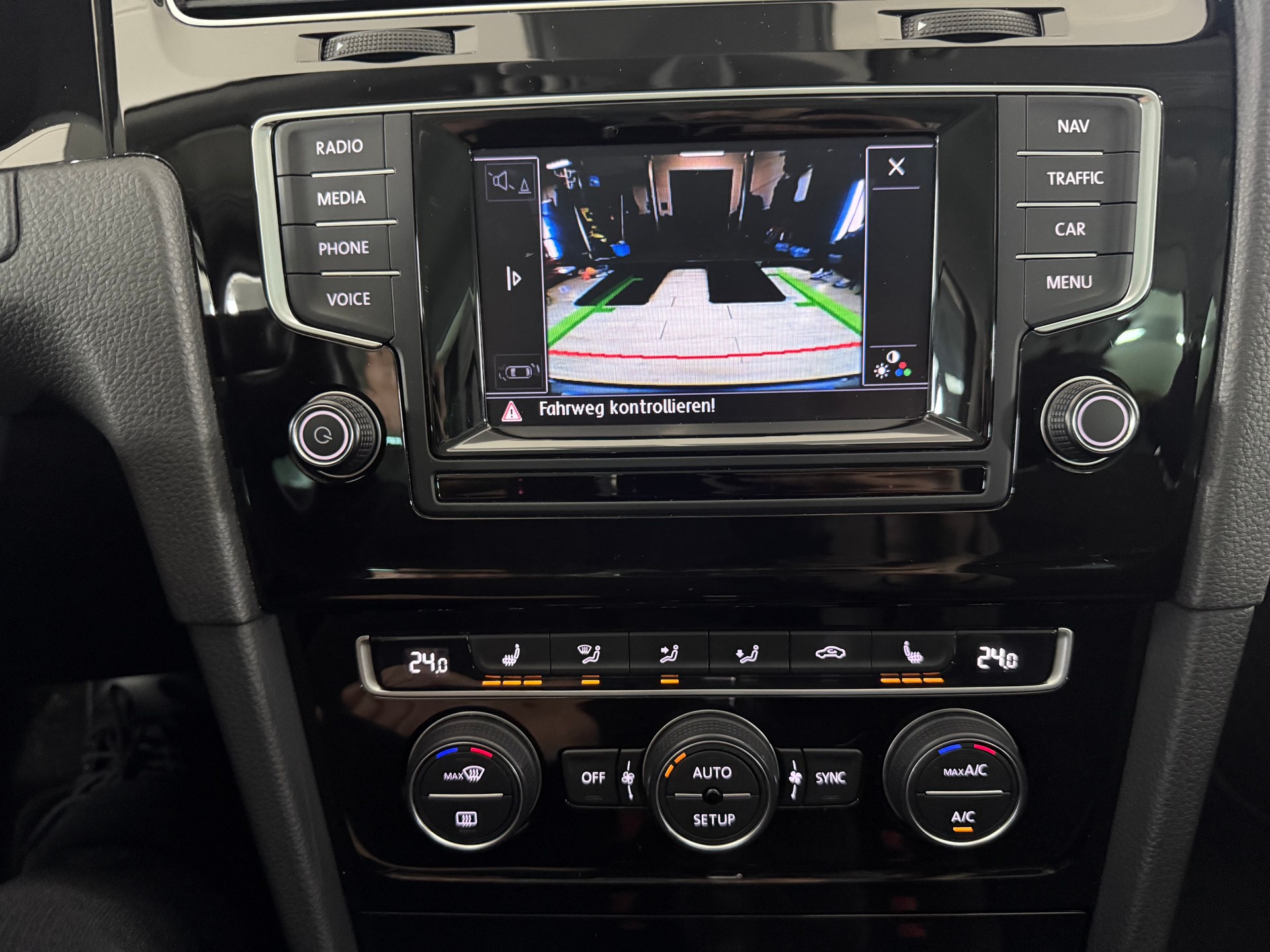 VW Golf Variant 2.0 TDI Comfortline DSG-image-6