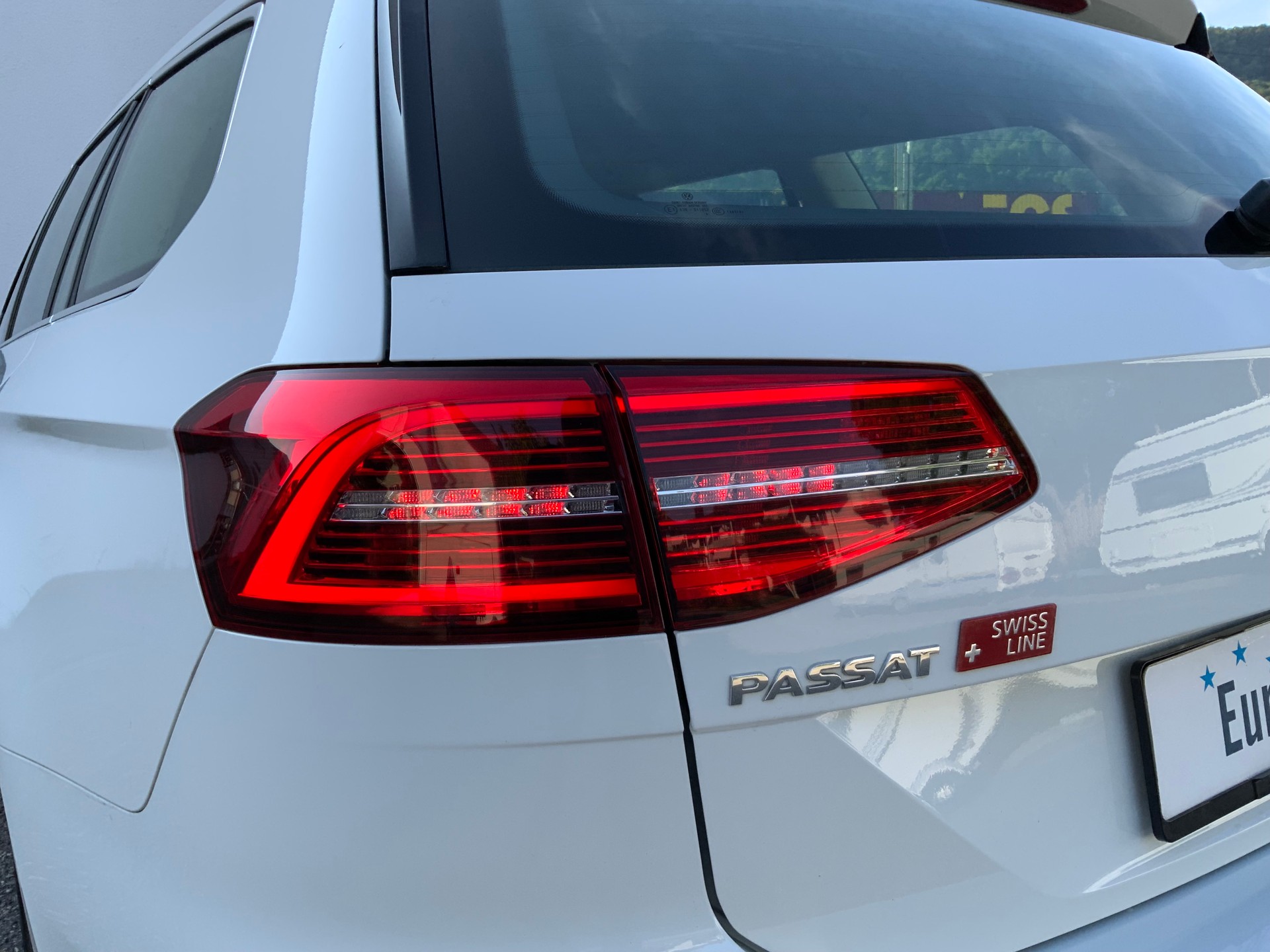 VW Passat Variant 2.0 TDI BMT Highline DSG 4Motion-image-6