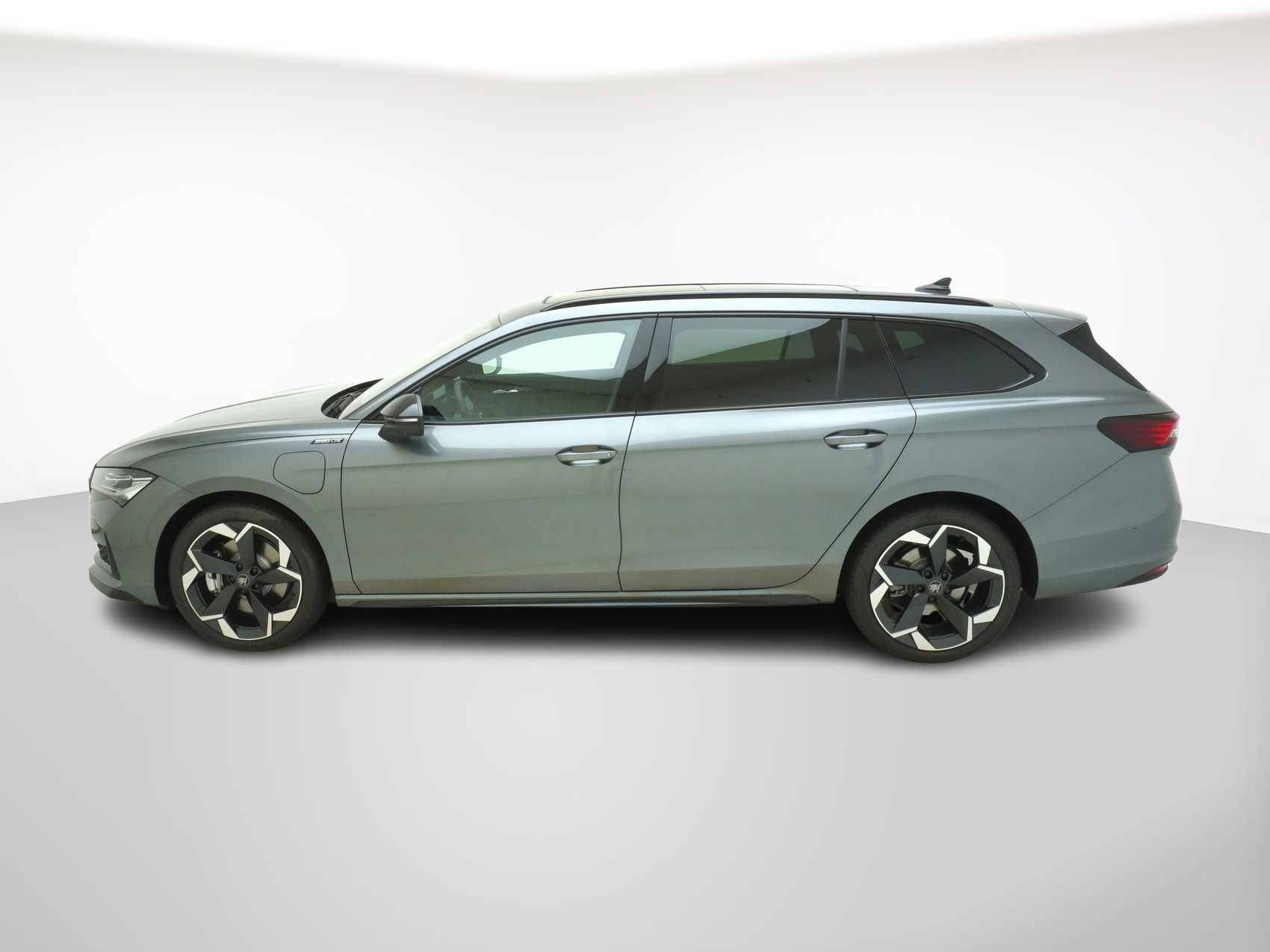 SKODA Superb 1.5 TSI Plug-in-Hybrid Sportline DSG-image-1