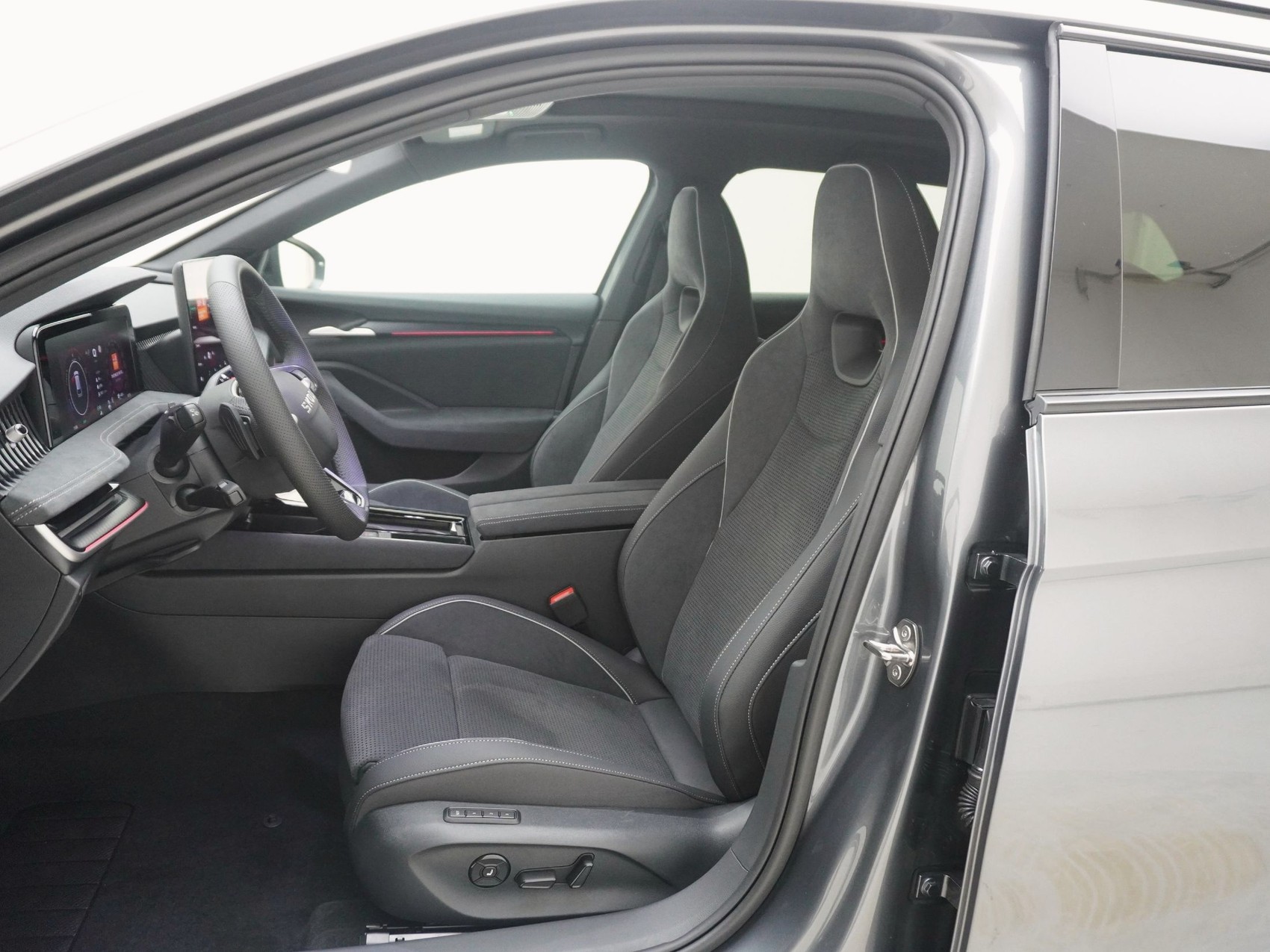 SKODA Superb 1.5 TSI Plug-in-Hybrid Sportline DSG-image-12