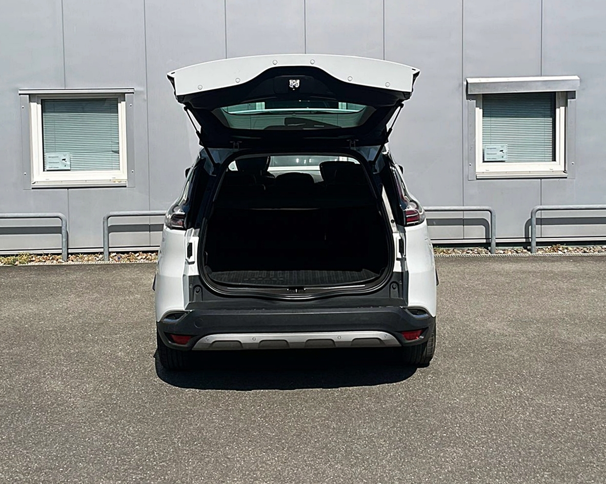 RENAULT Espace 1.6 dCi Initiale Paris EDC-image-5