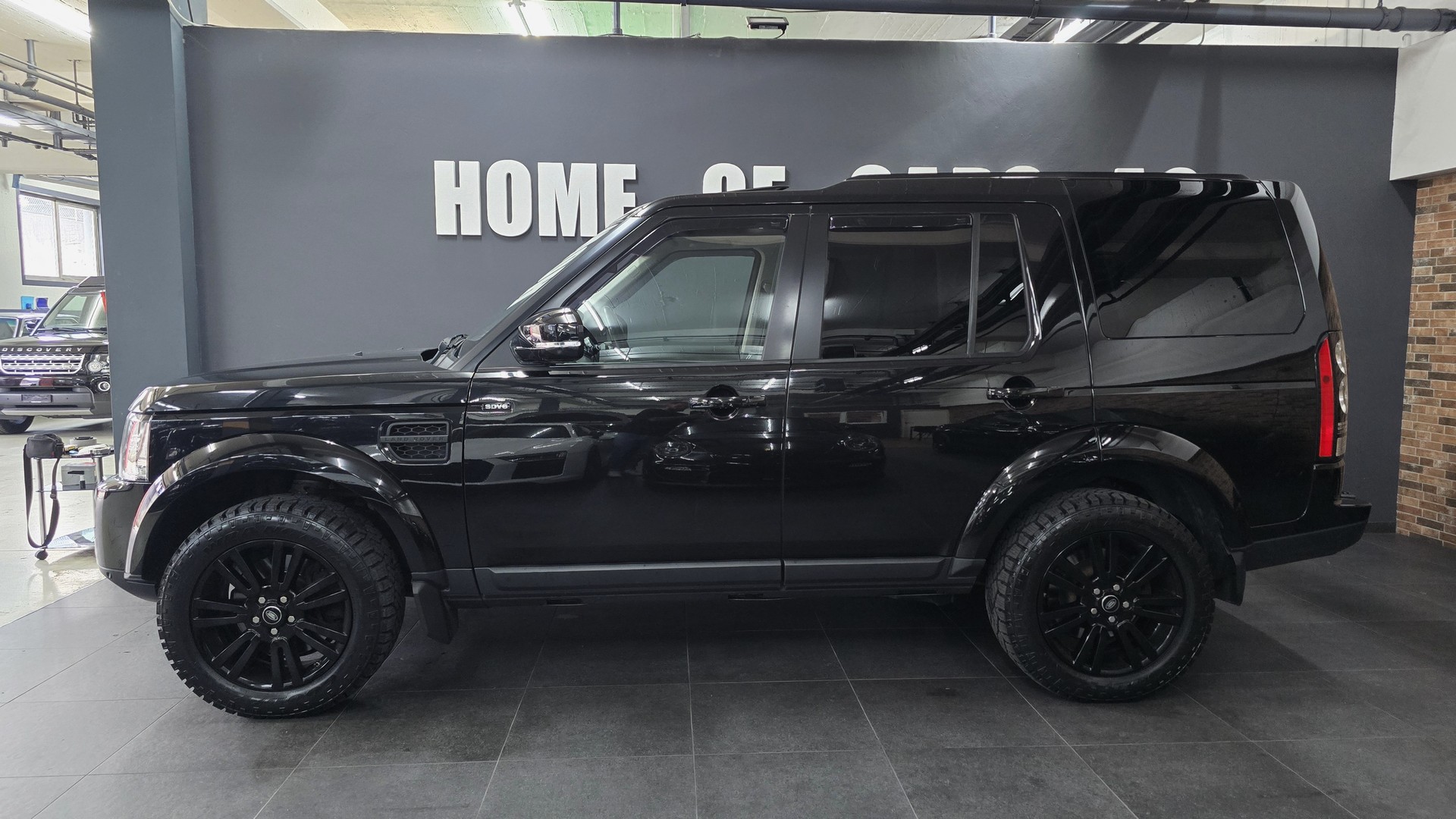 LAND ROVER Discovery 3.0 SDV6 HSE Automatic-image-5