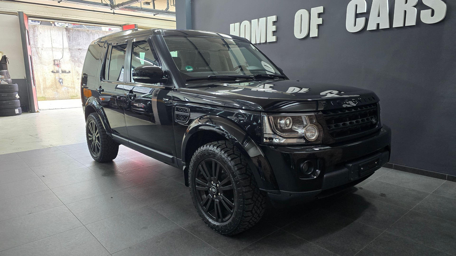 LAND ROVER Discovery 3.0 SDV6 HSE Automatic-image-14