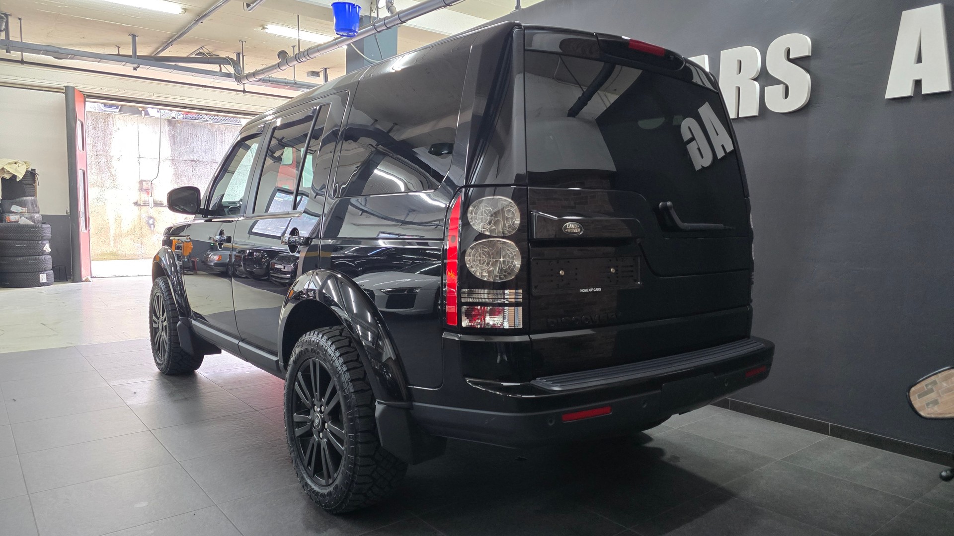 LAND ROVER Discovery 3.0 SDV6 HSE Automatic-image-7