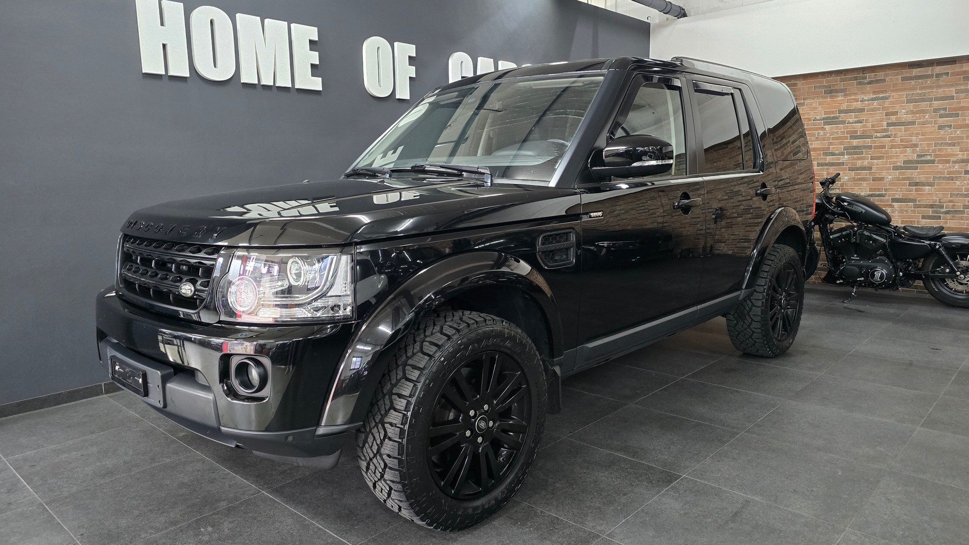 LAND ROVER Discovery 3.0 SDV6 HSE Automatic-image-3