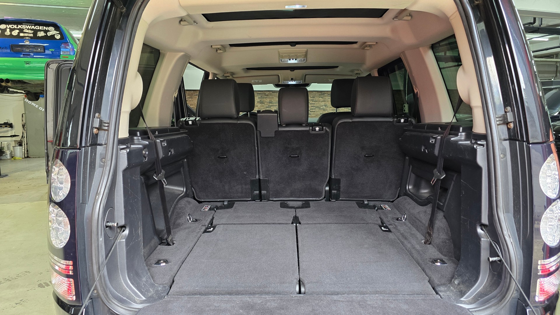 LAND ROVER Discovery 3.0 SDV6 HSE Automatic-image-23