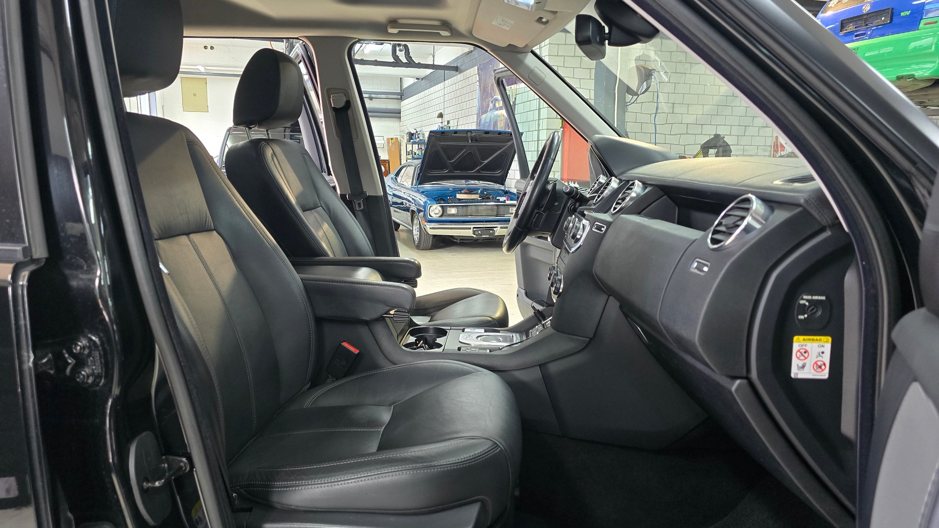 LAND ROVER Discovery 3.0 SDV6 HSE Automatic-image-26