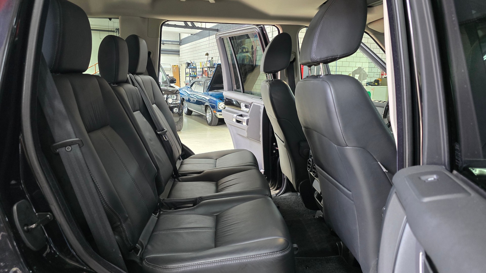 LAND ROVER Discovery 3.0 SDV6 HSE Automatic-image-27