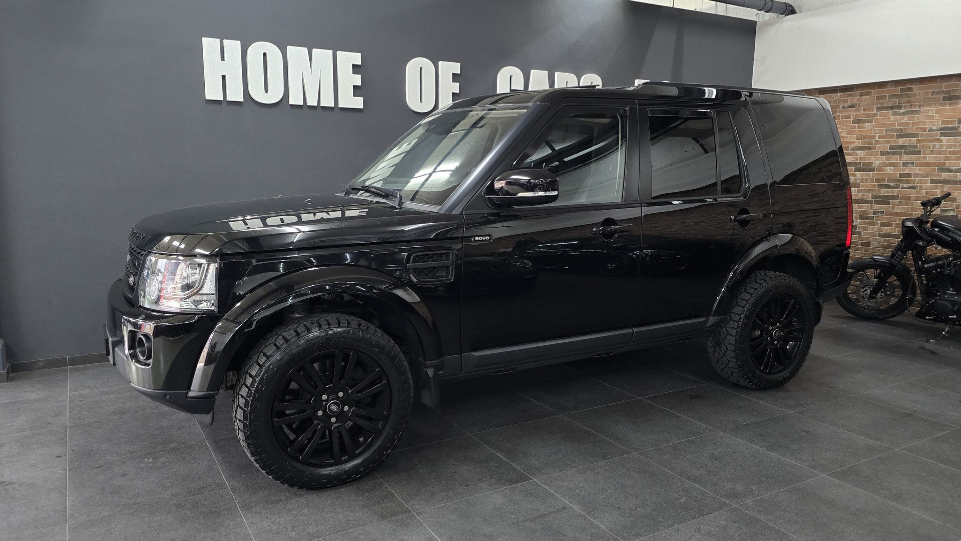 LAND ROVER Discovery 3.0 SDV6 HSE Automatic-image-4