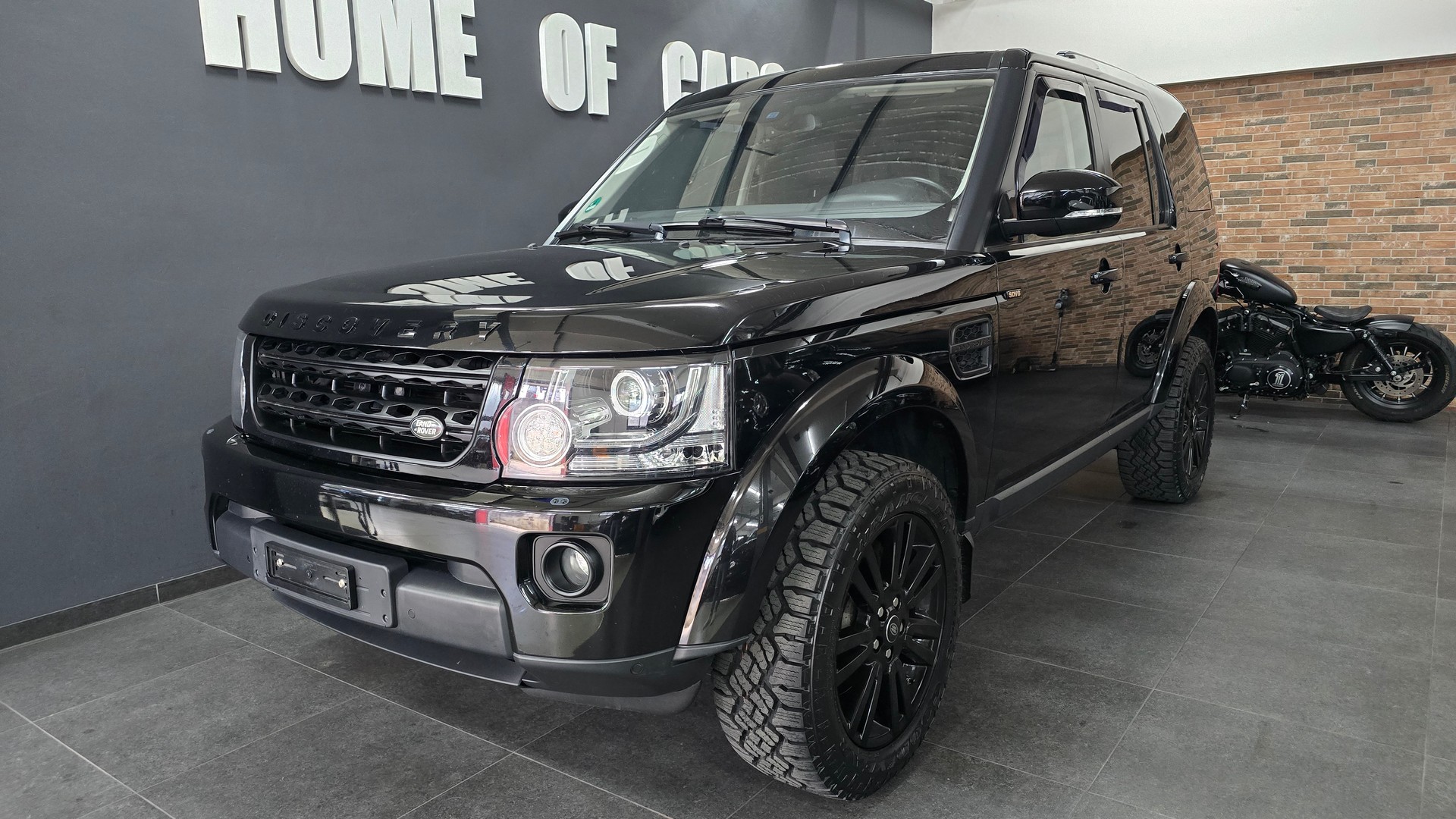 LAND ROVER Discovery 3.0 SDV6 HSE Automatic-image-2