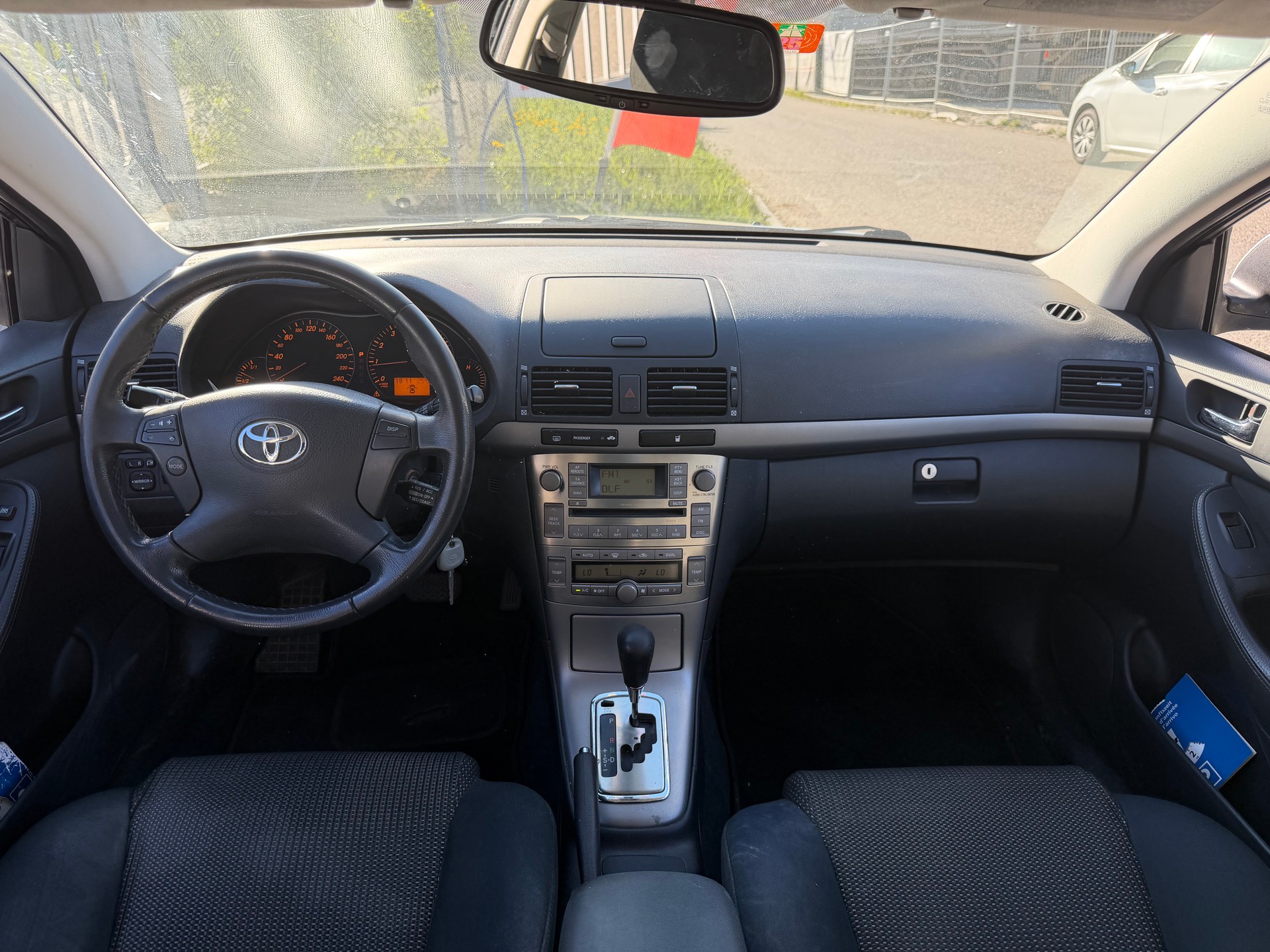 TOYOTA Avensis 2.4 D4 VVT-i Linea Sol Sportswagon T-Step5-image-4