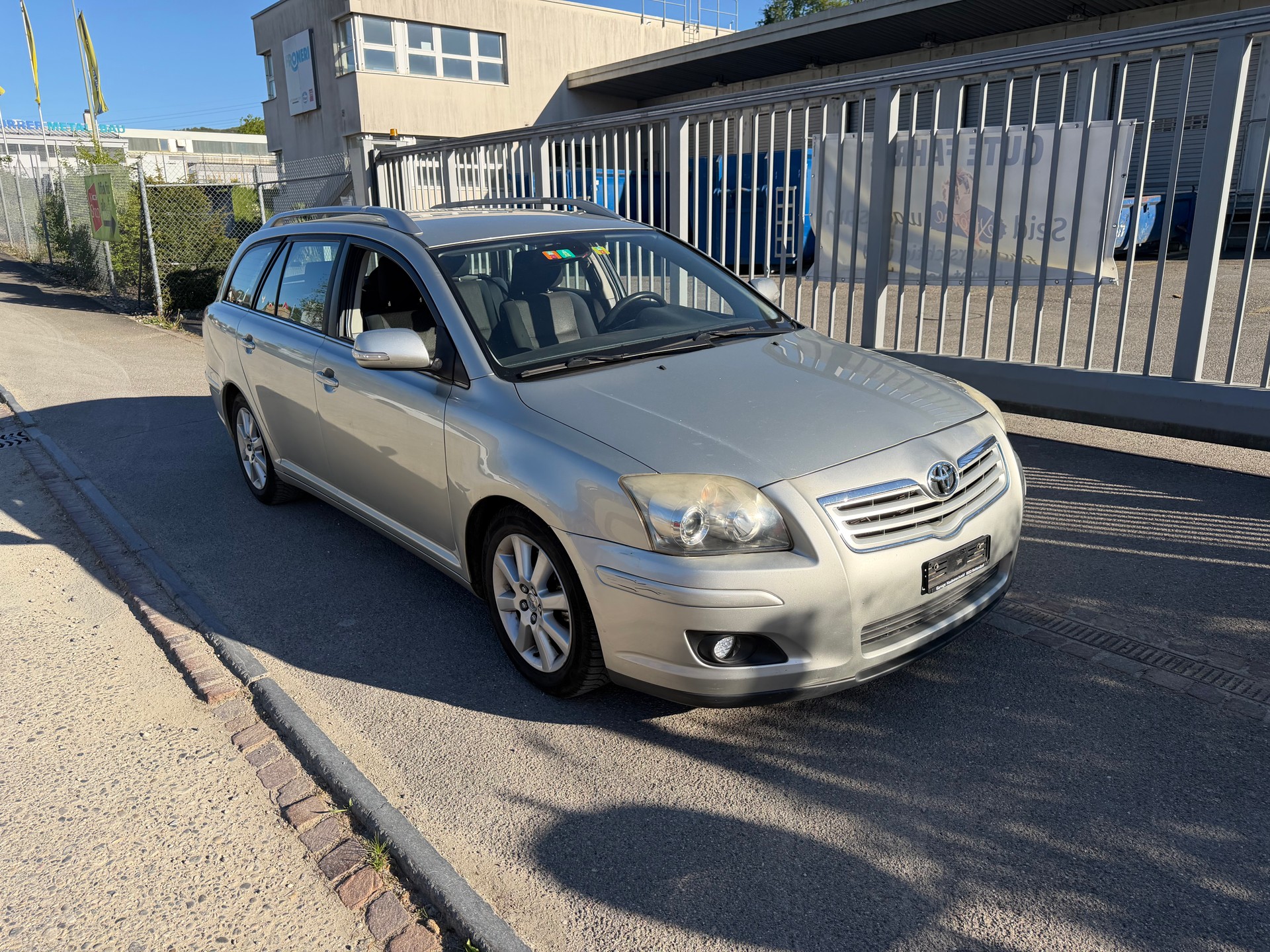 TOYOTA Avensis 2.4 D4 VVT-i Linea Sol Sportswagon T-Step5-image-3