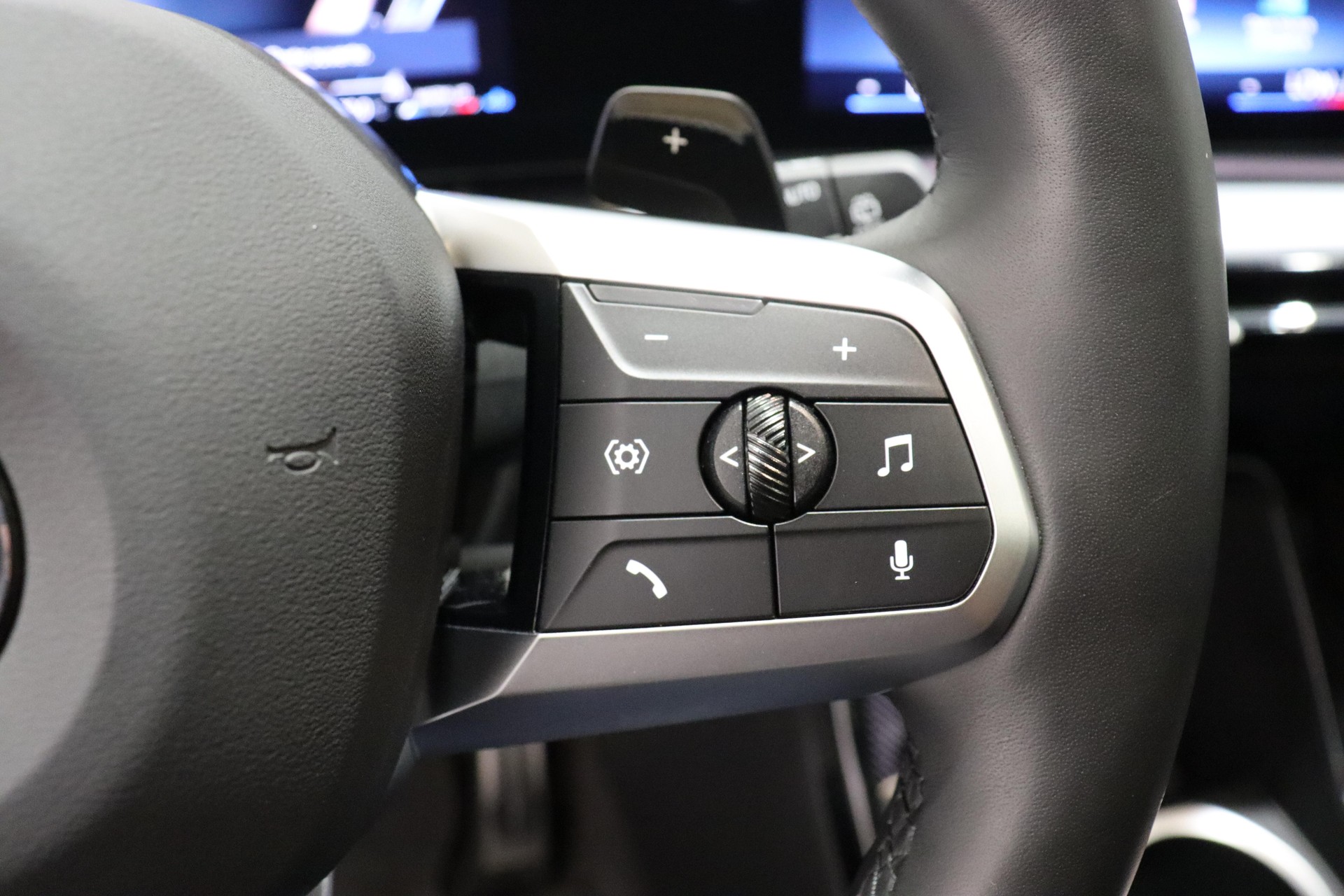 BMW X1 20d xDrive paddles-image-19