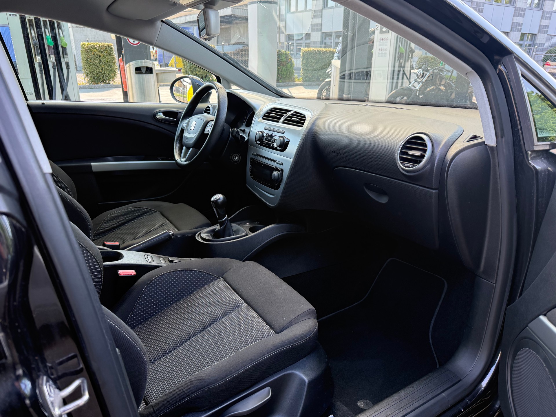 SEAT Leon 1.8 TSI Style / Frisch ab MFK / Kolben, Pleuel, Kette ersetzt / PDC / AUX / Klimaautomatik / Facelift-image-6