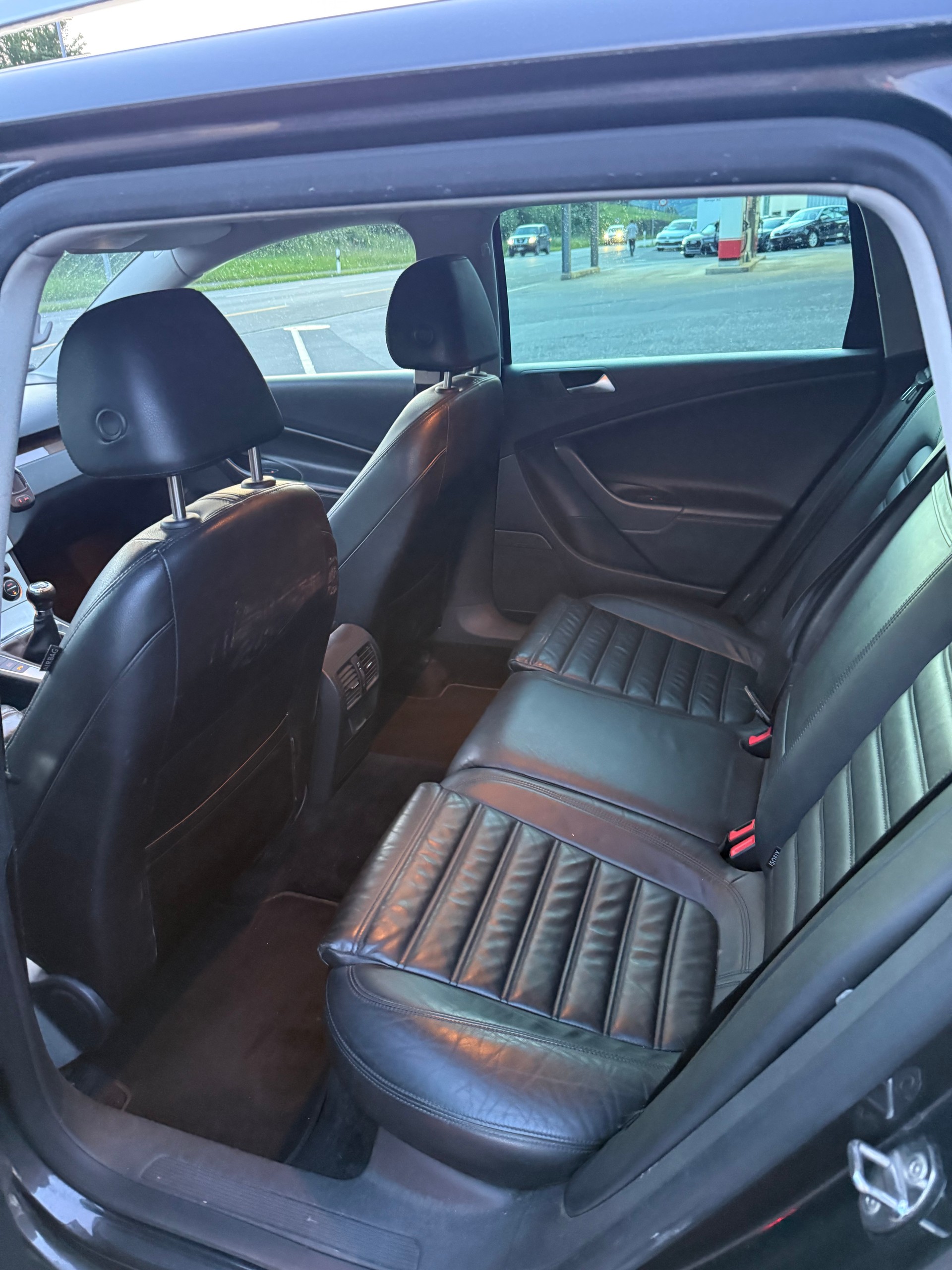 VW Passat Variant 2.0 TDI Highline 4Motion-image-13