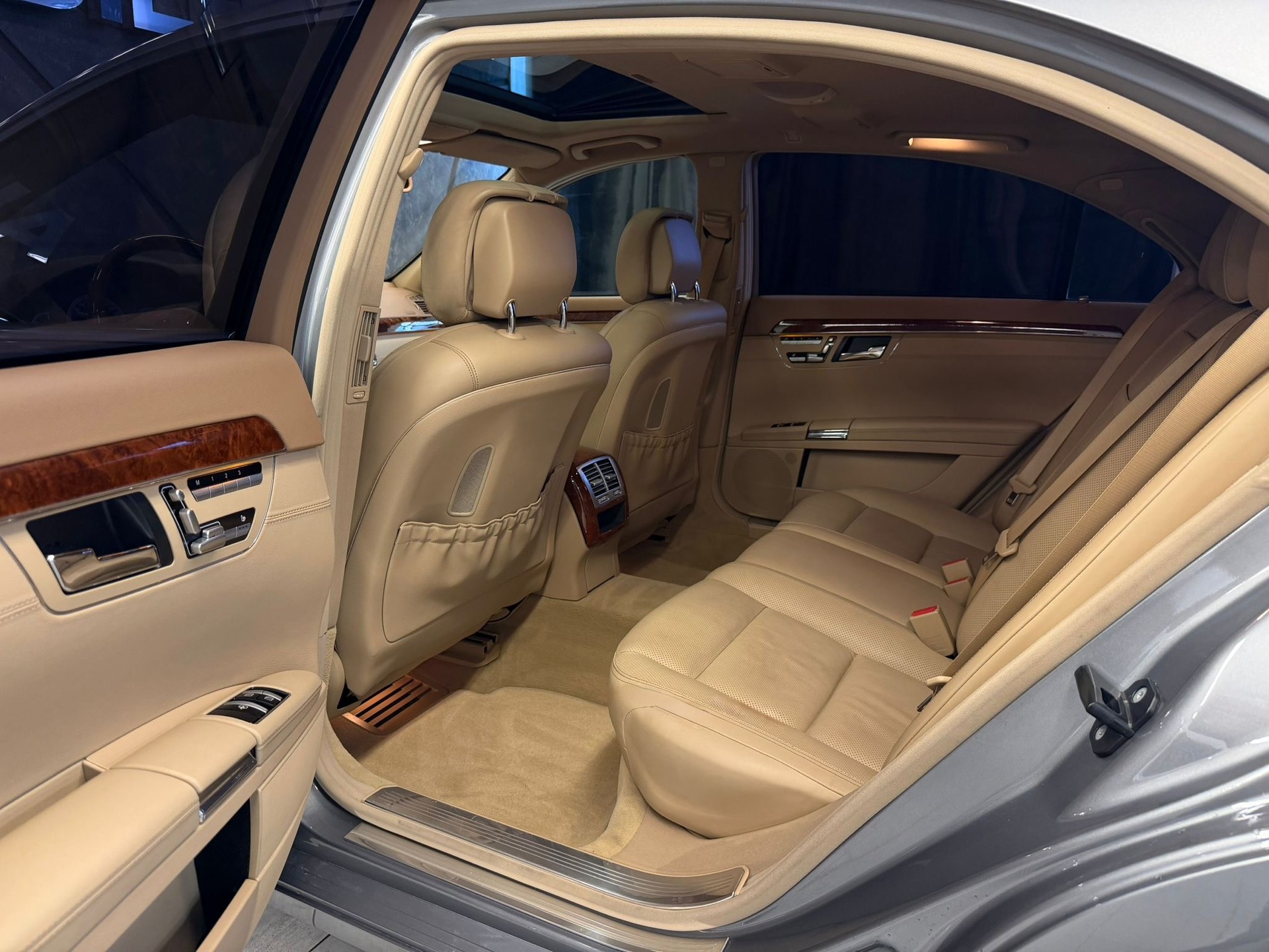 MERCEDES-BENZ S 500 L BlueEfficiency SS 4Matic 7G-Tronic-image-12