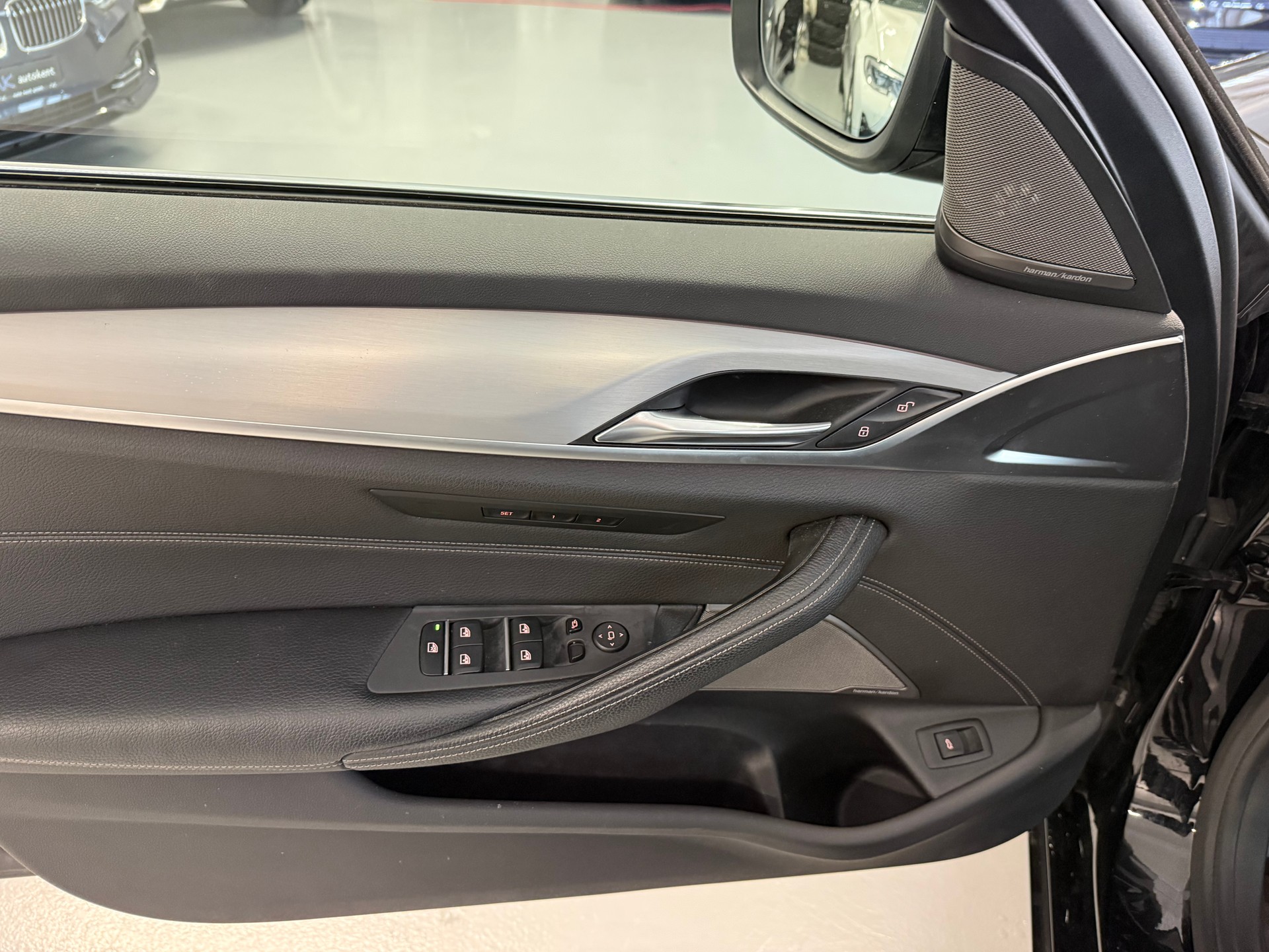 BMW 540i xDrive Steptronic-image-13